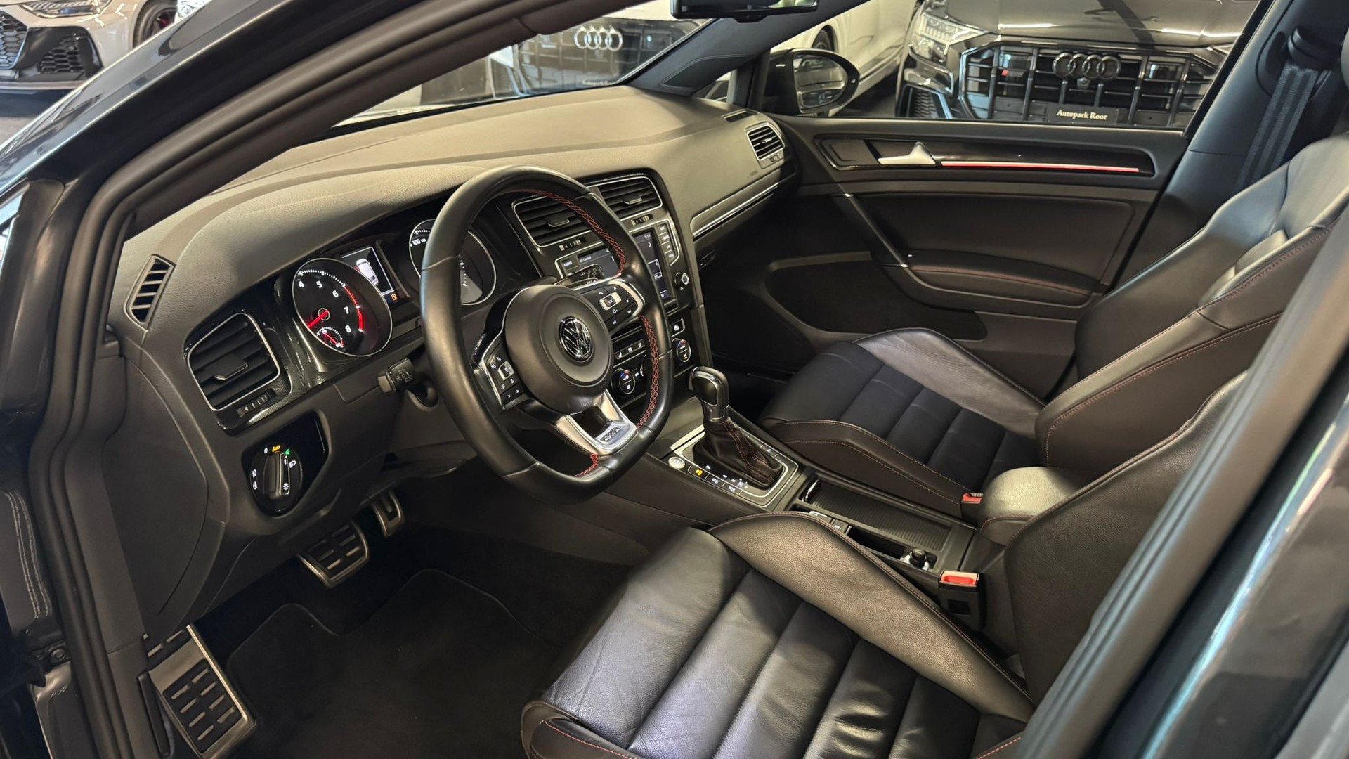 VW Golf 2.0 TSI GTI Performance DSG-image-13