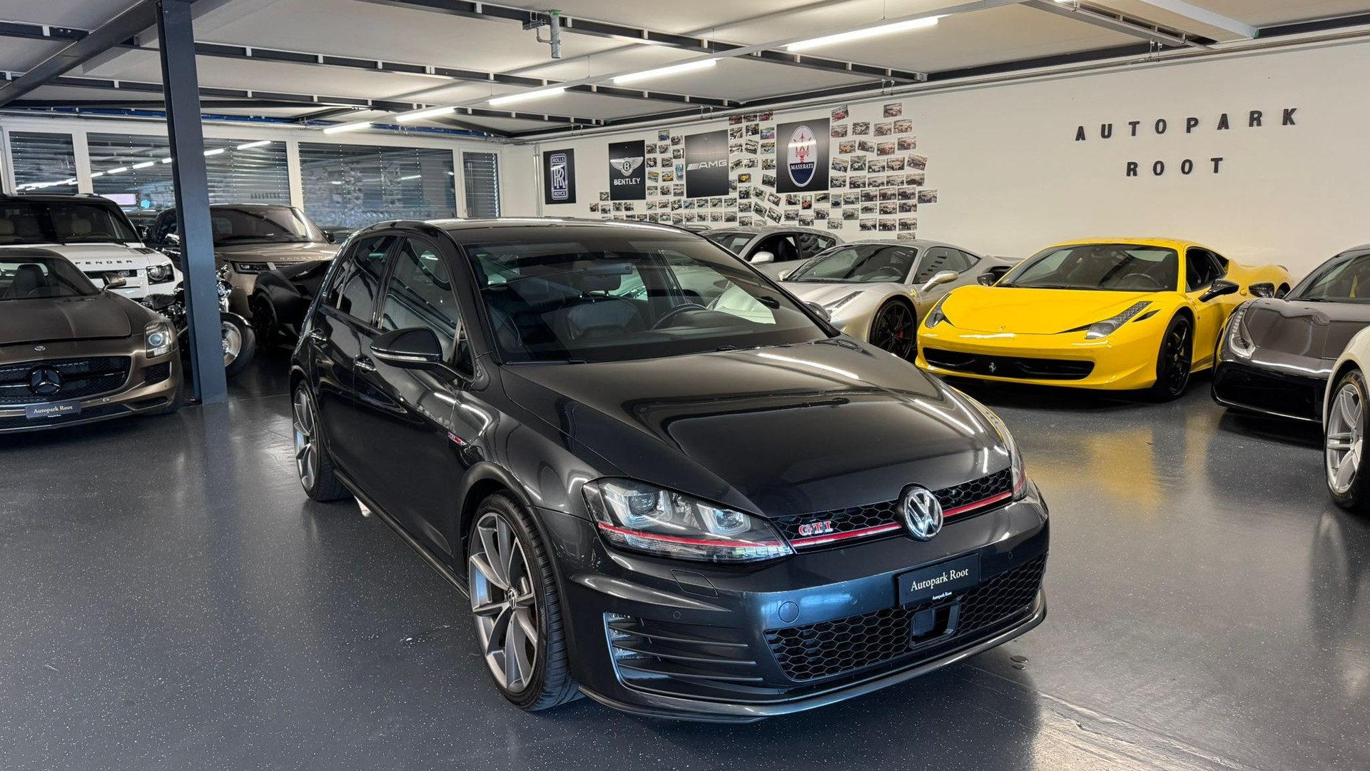 VW Golf 2.0 TSI GTI Performance DSG-showroom-element-1