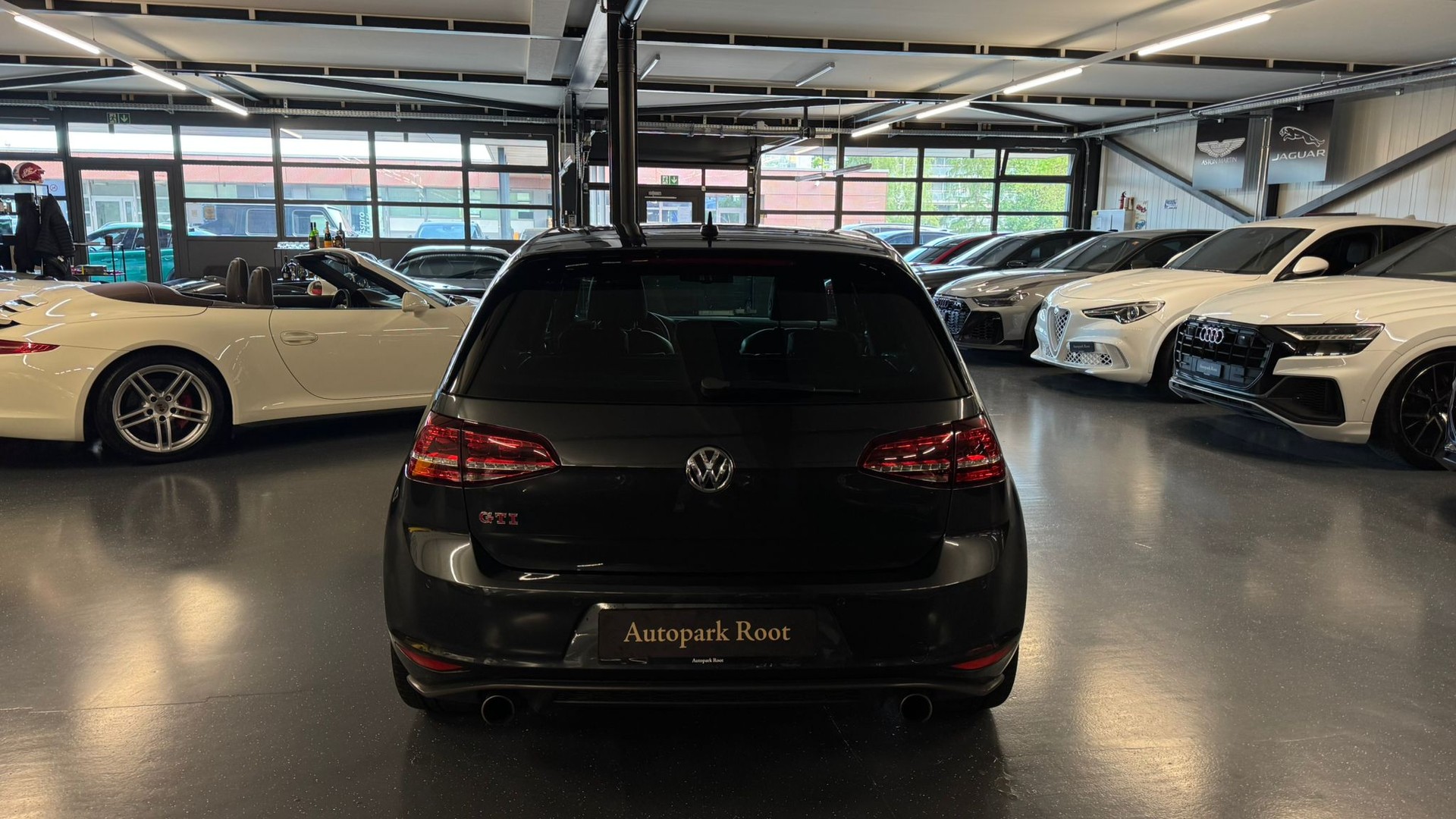 VW Golf 2.0 TSI GTI Performance DSG-image-4