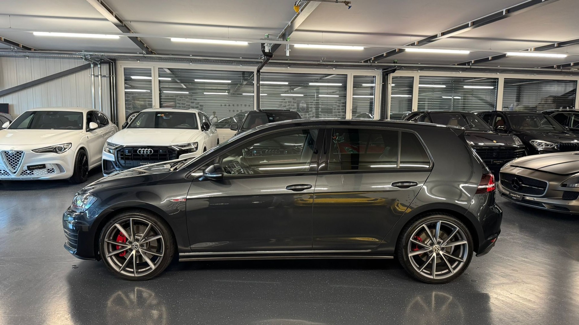 VW Golf 2.0 TSI GTI Performance DSG-image-6