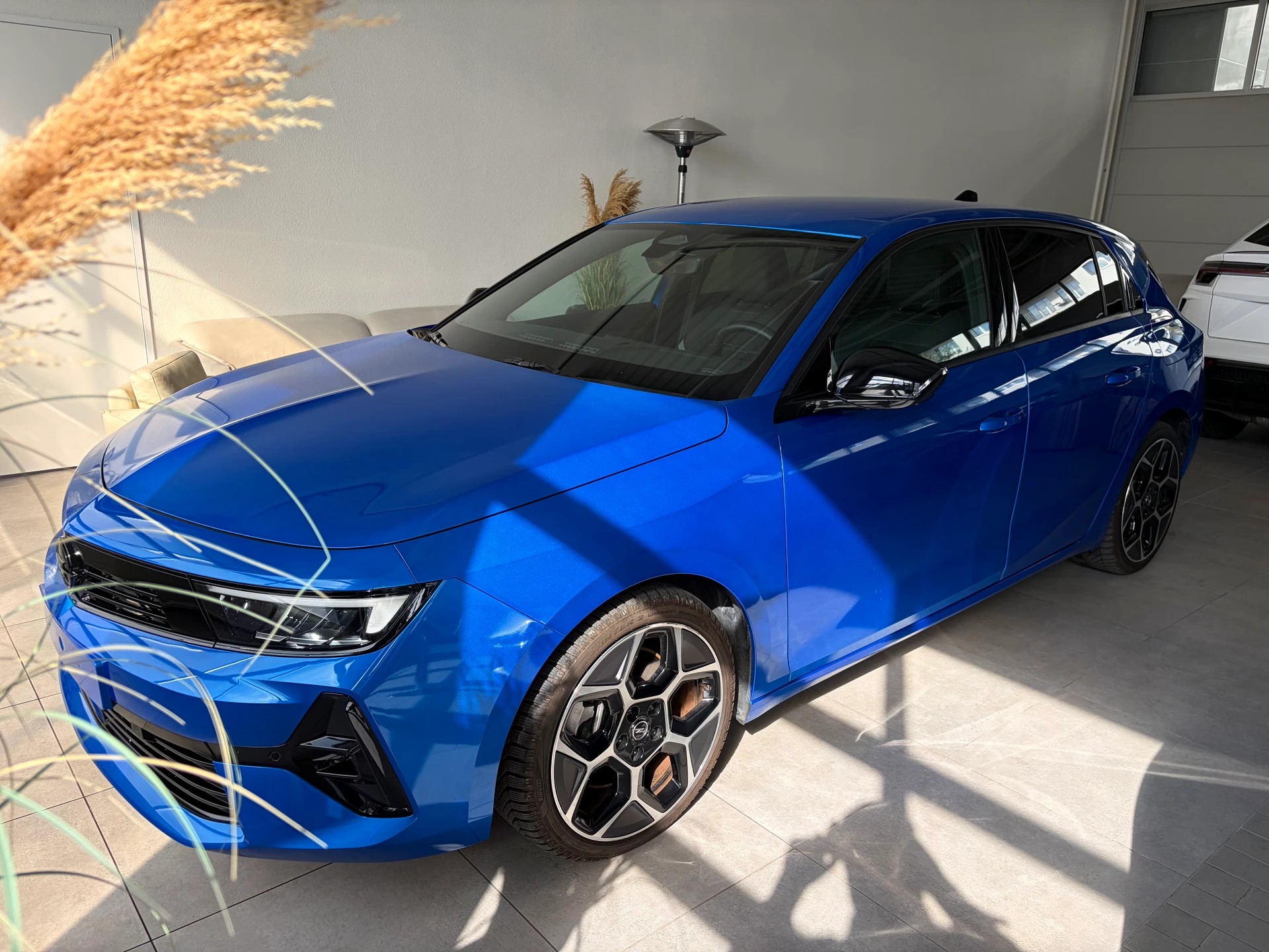 OPEL Astra 1.6 PHEV Turbo Swiss Plus A/ Sitzheizung/ Lenkradheizung/ 360 * Kamera/ Ceyless / Alcantara/ Distanzregler/ Carplay/-image-1