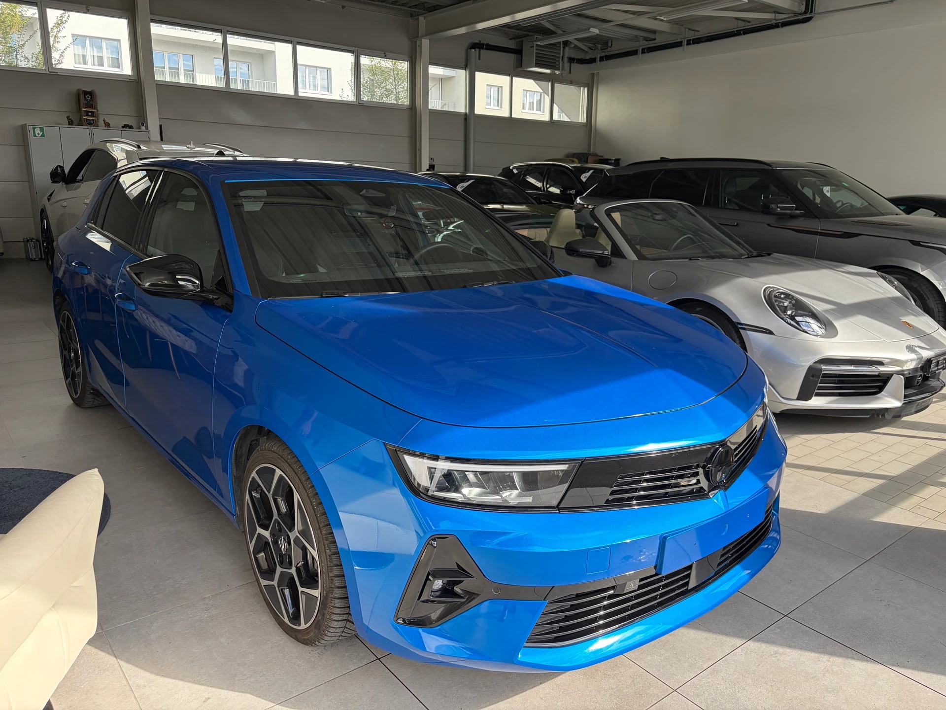 OPEL Astra 1.6 PHEV Turbo Swiss Plus A/ Sitzheizung/ Lenkradheizung/ 360 * Kamera/ Ceyless / Alcantara/ Distanzregler/ Carplay/-image-2
