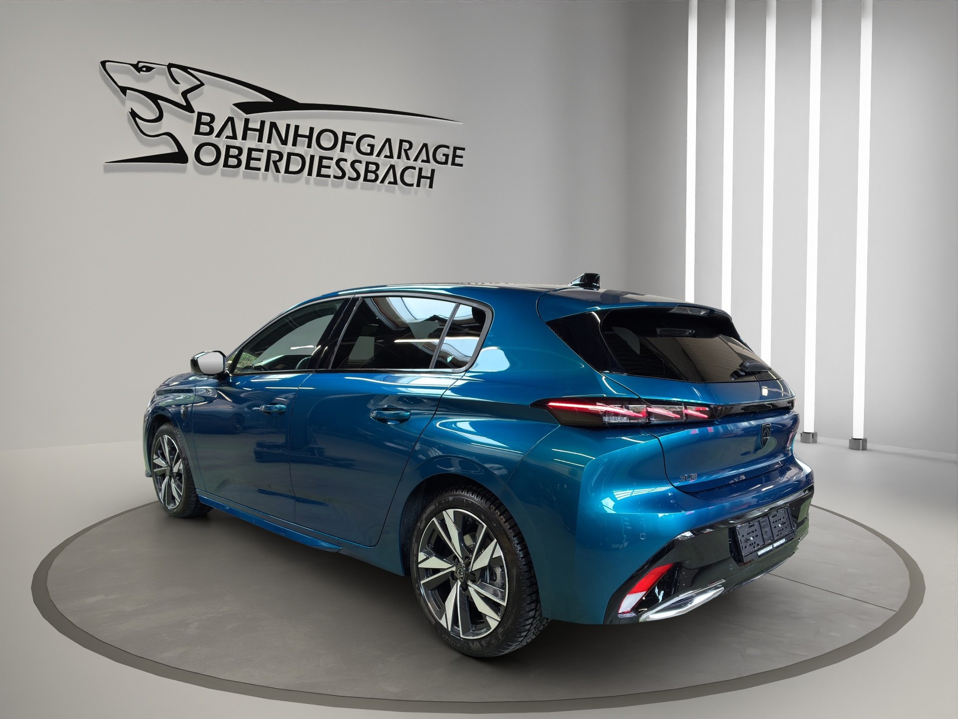 PEUGEOT 308 1.2 HEV 136 GT-showroom-element-3
