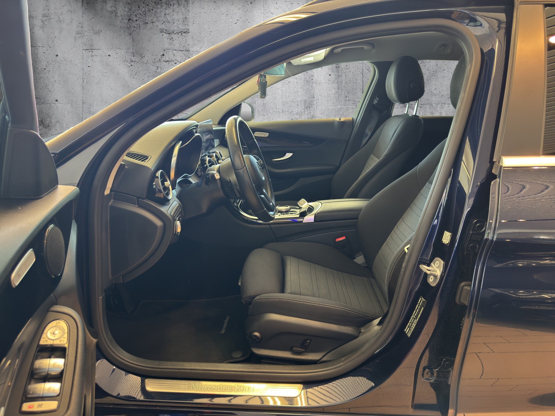 MERCEDES-BENZ C 220 d Swiss Star 4M 9G-Tronic-image-8