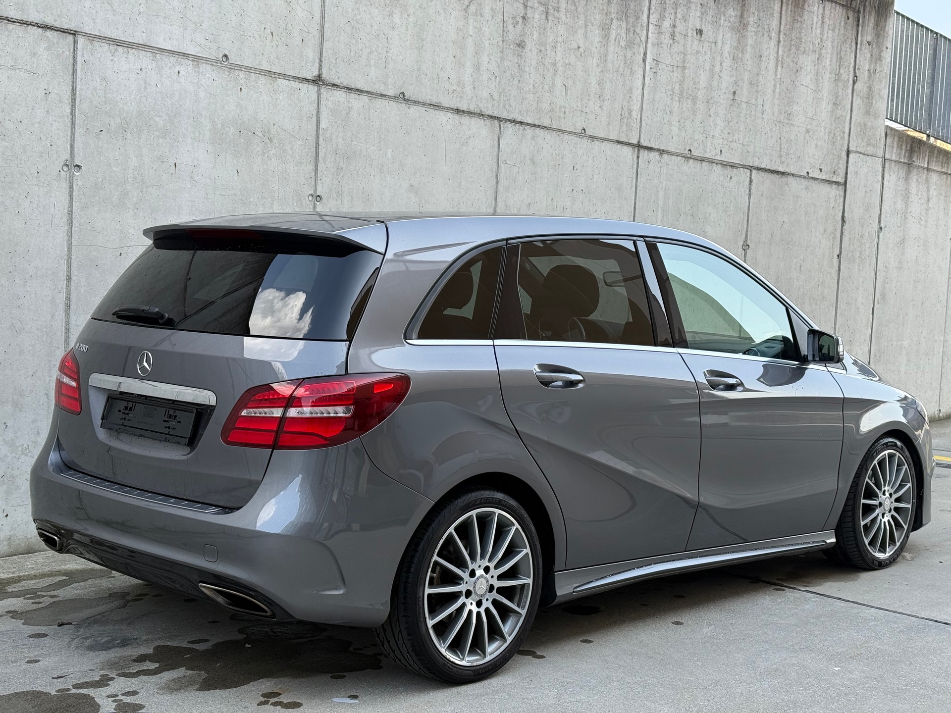 MERCEDES-BENZ B 200 AMG Line 7G-DCT-image-7