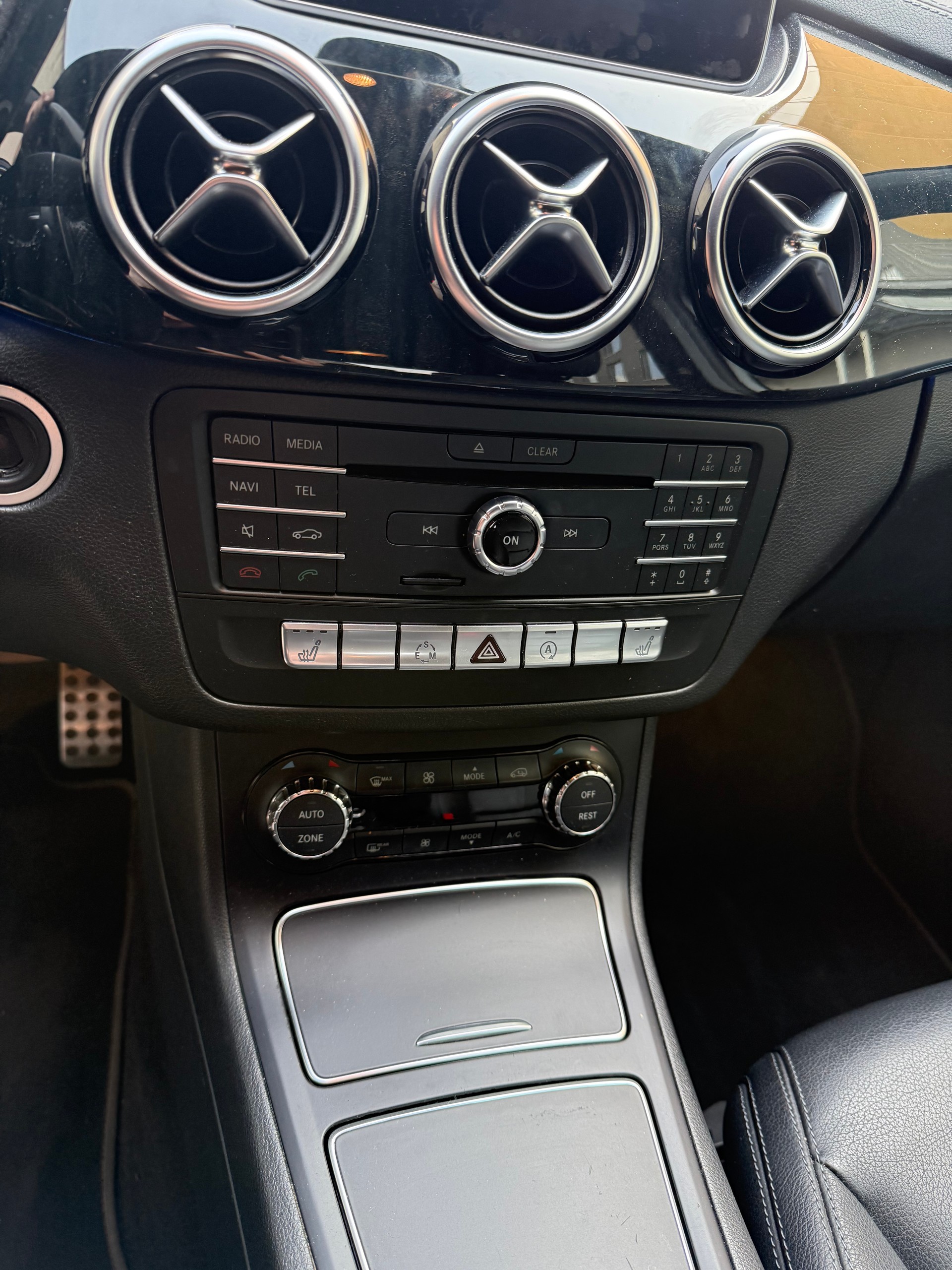 MERCEDES-BENZ B 200 AMG Line 7G-DCT-image-10