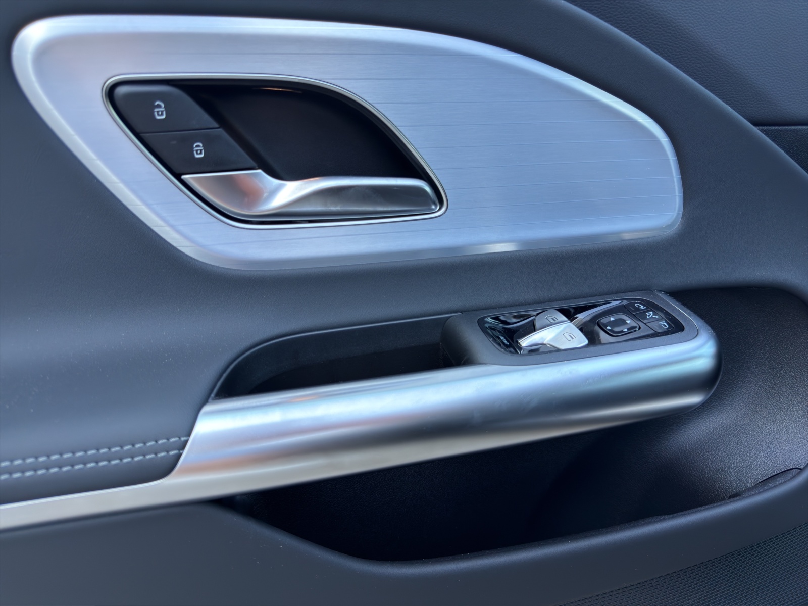 MERCEDES-BENZ CLA 180 8G-DCT-image-5