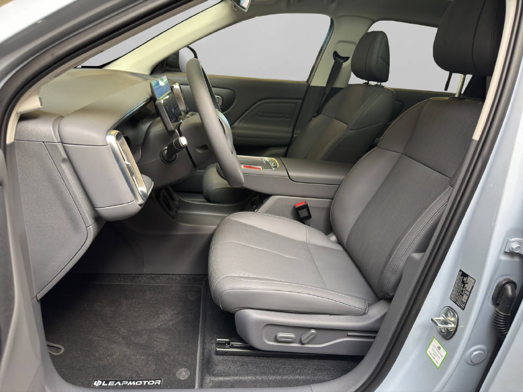 LEAPMOTOR B10 1.5 Hybrid EV-image-4