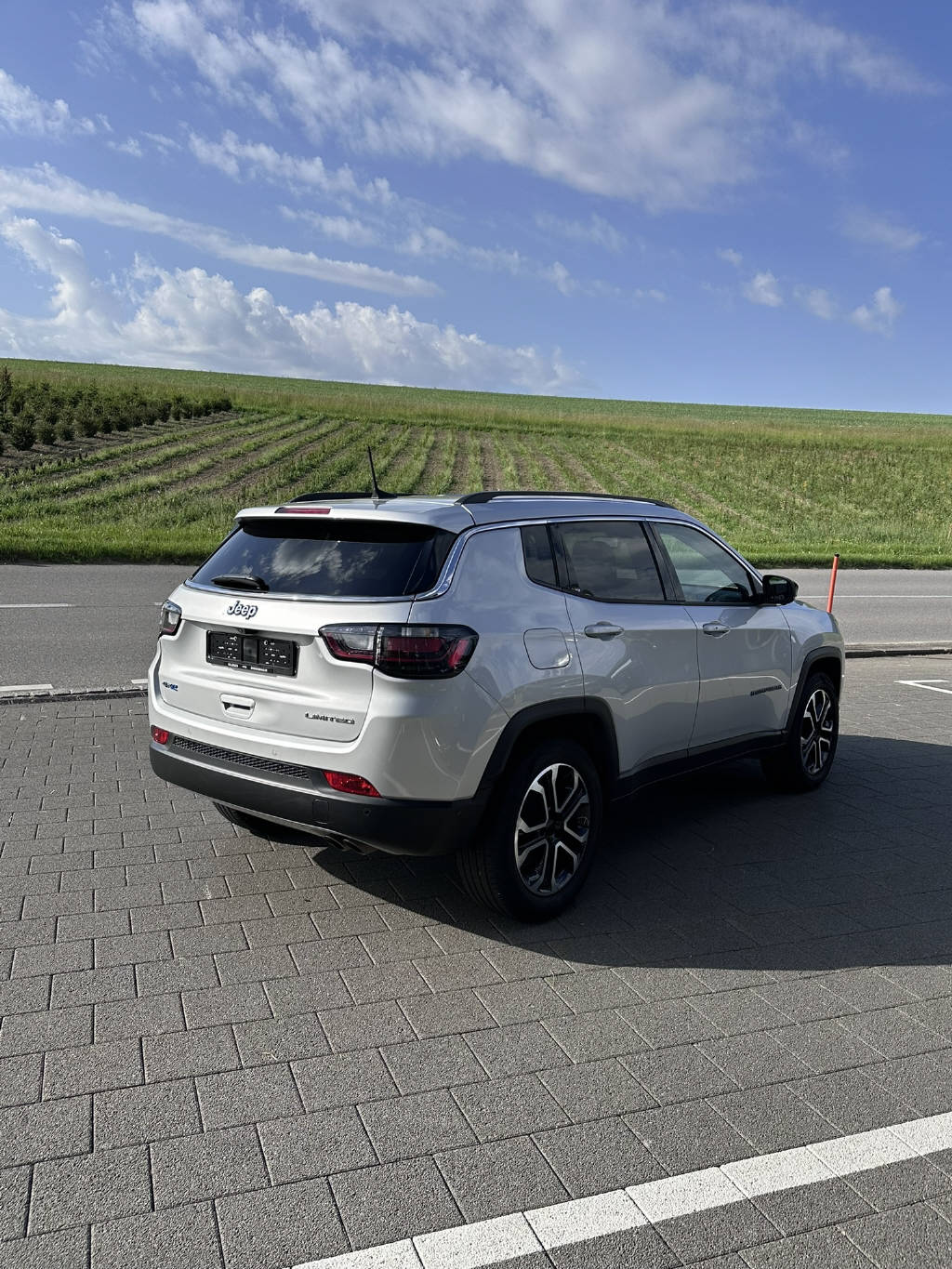 JEEP Compass 1.3 Limited 4xe-showroom-element-2