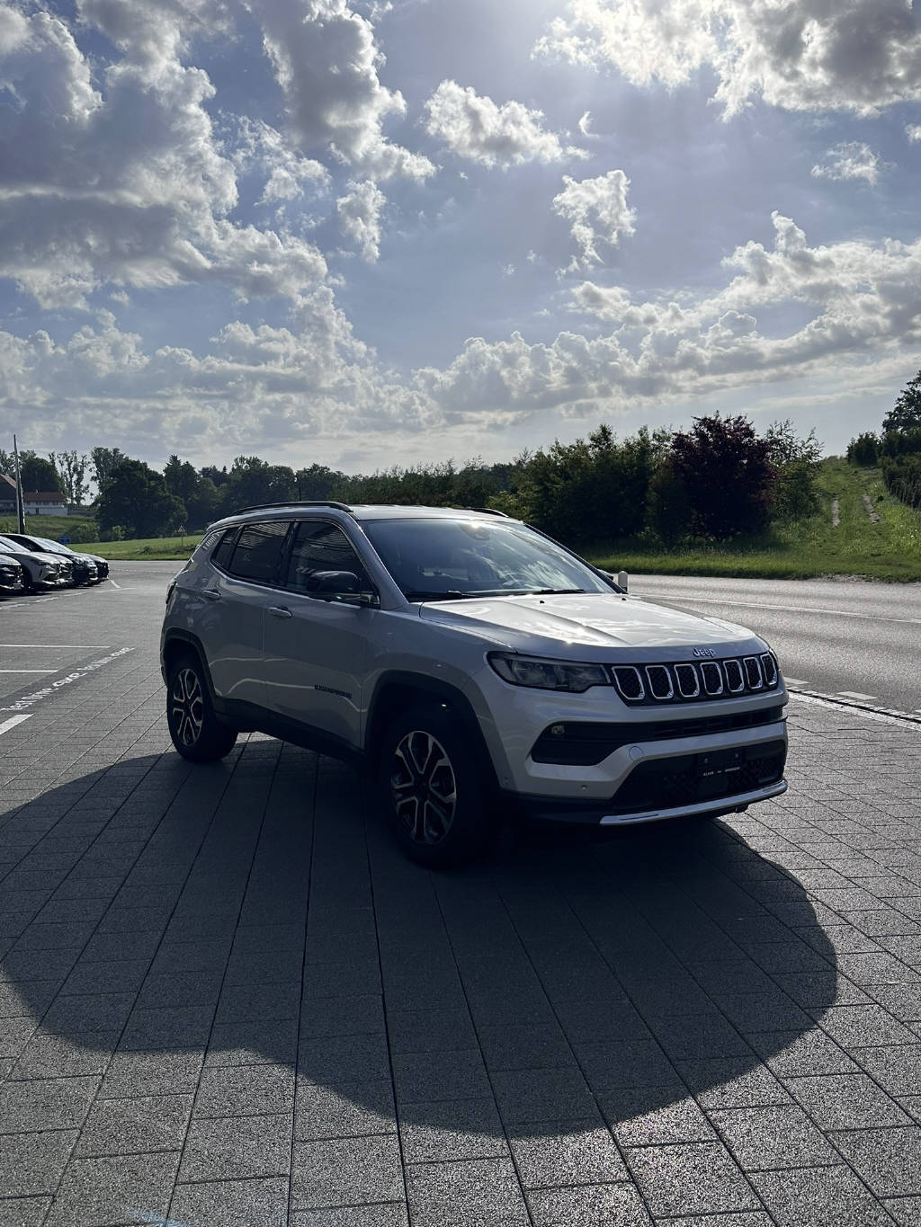 JEEP Compass 1.3 Limited 4xe-showroom-element-3