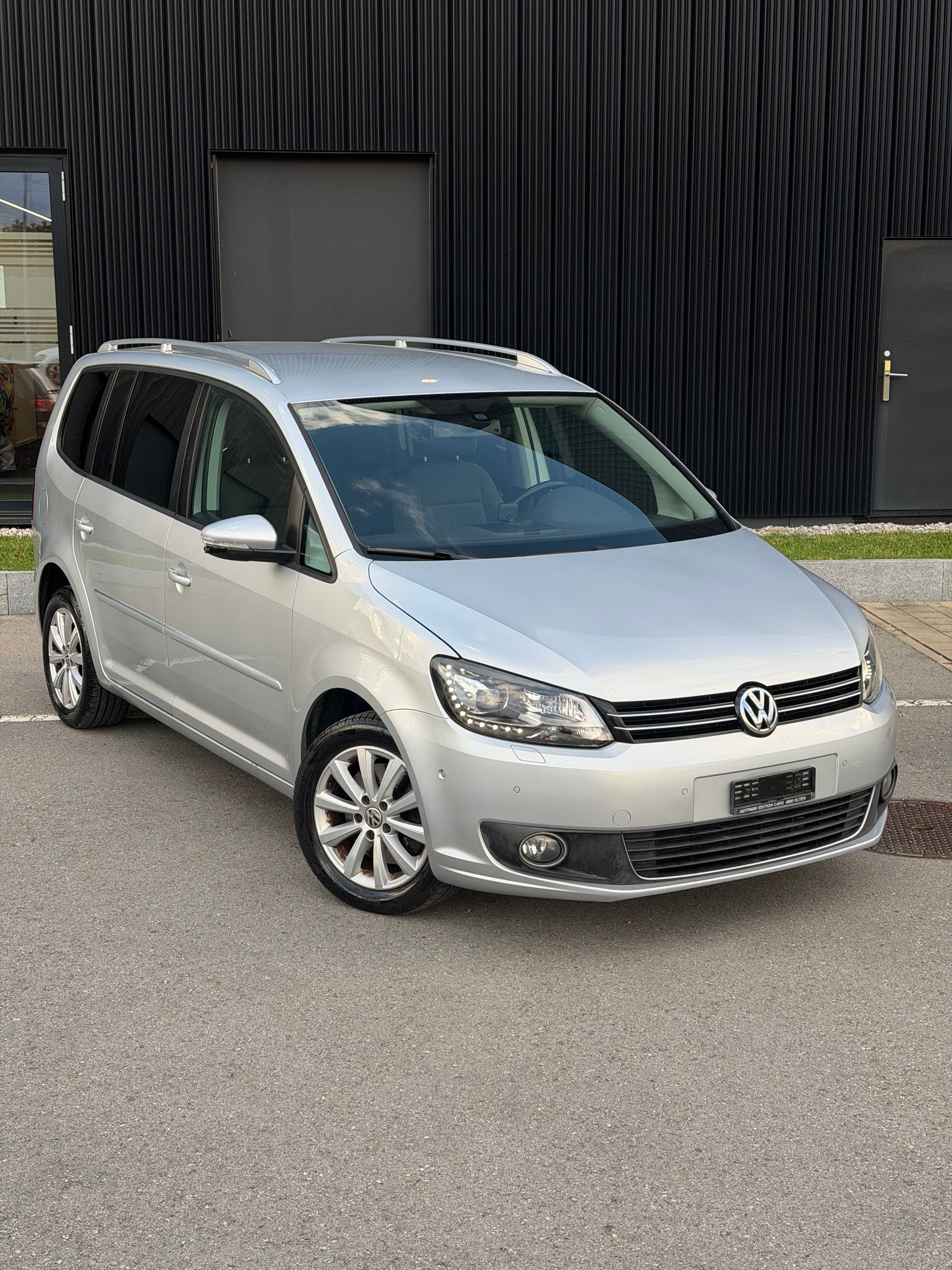 VW Touran 2.0 TDI Highline DSG-image-12