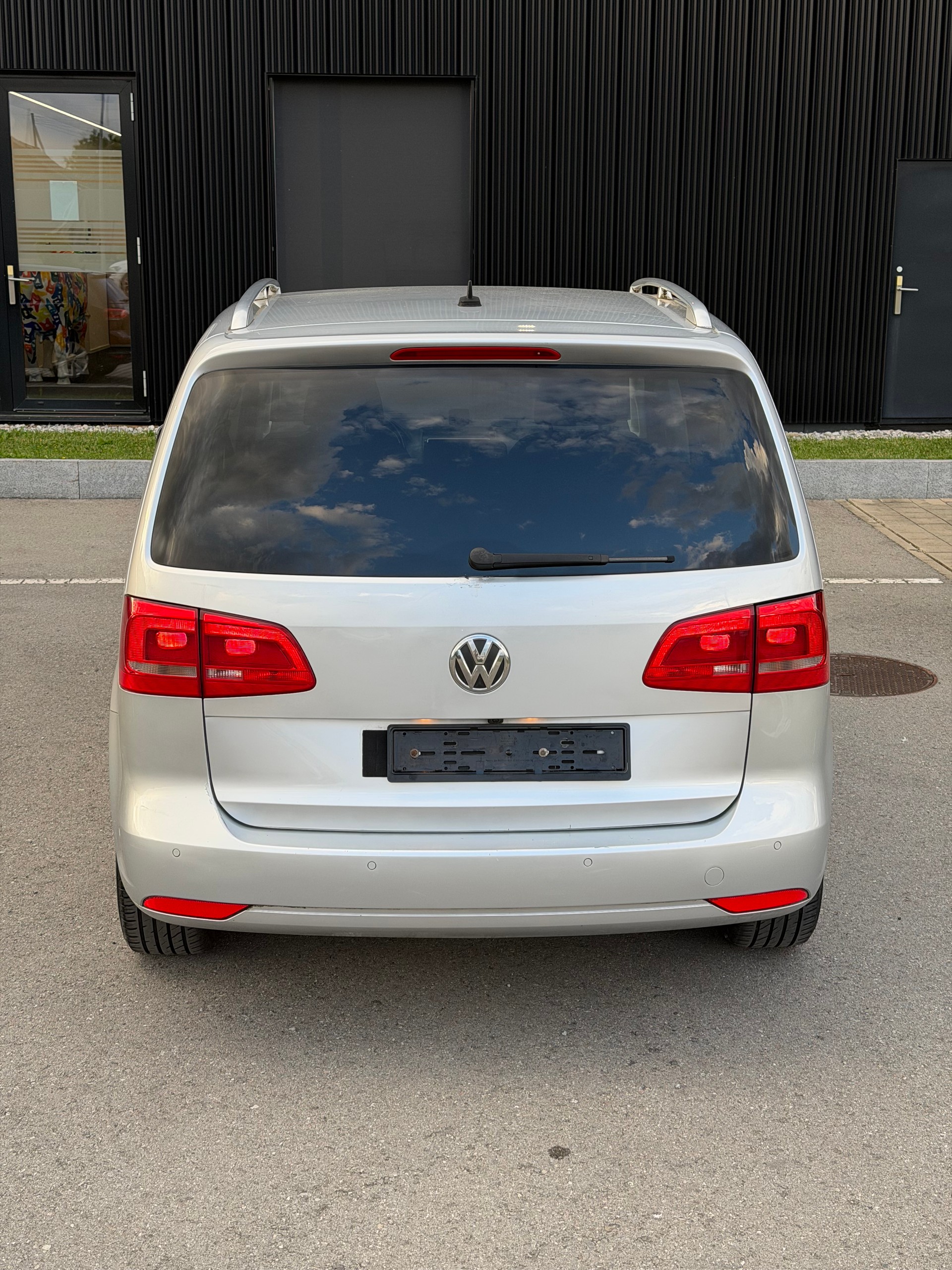 VW Touran 2.0 TDI Highline DSG-image-6