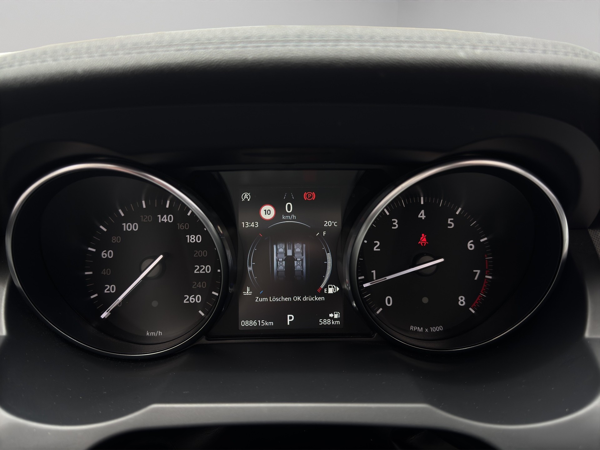 LAND ROVER Range Rover Evoque Convertible 2.0 Si4 HSE Dynamic-image-11