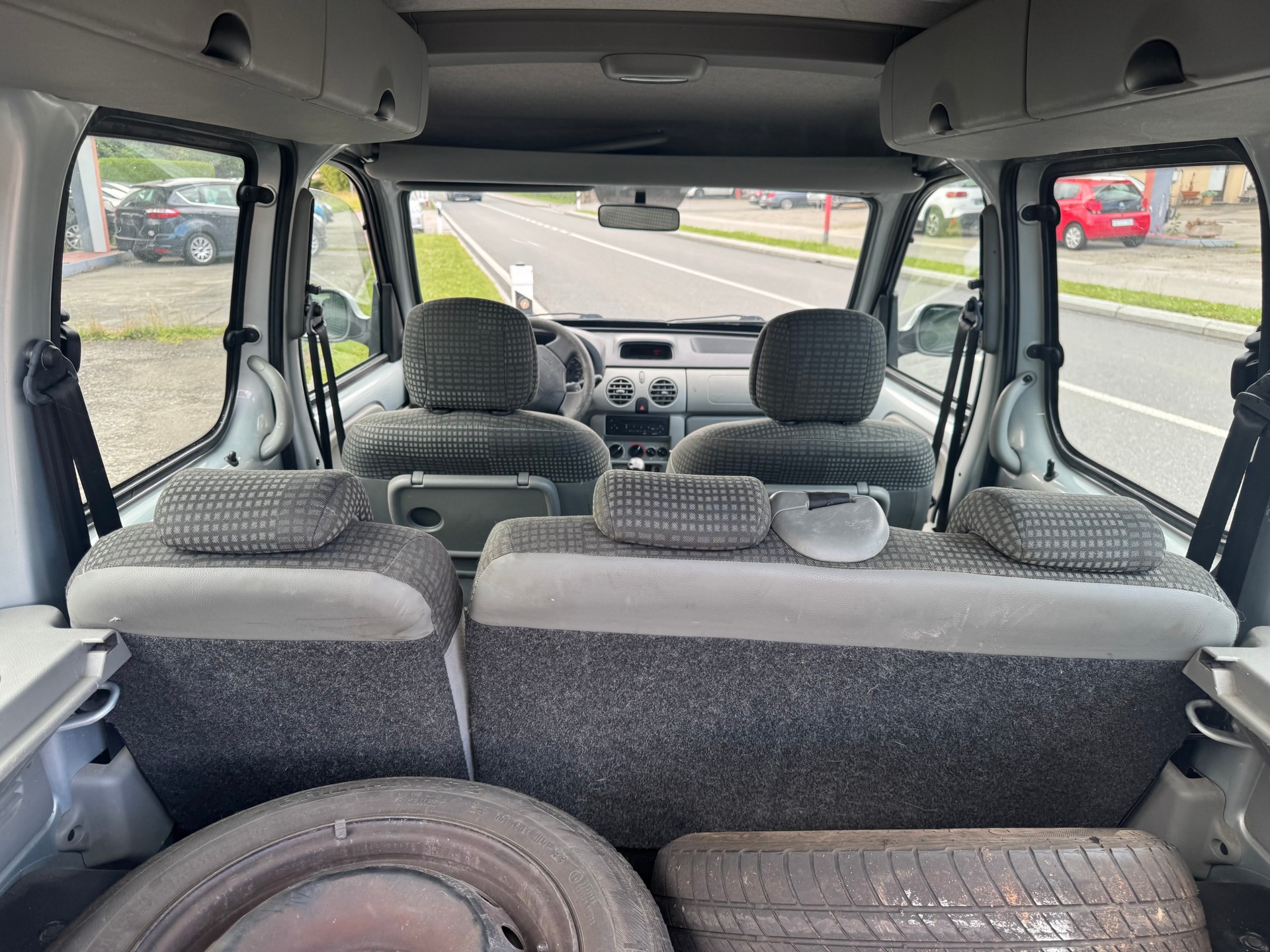 RENAULT Kangoo 1.6 16V Privilège-image-8