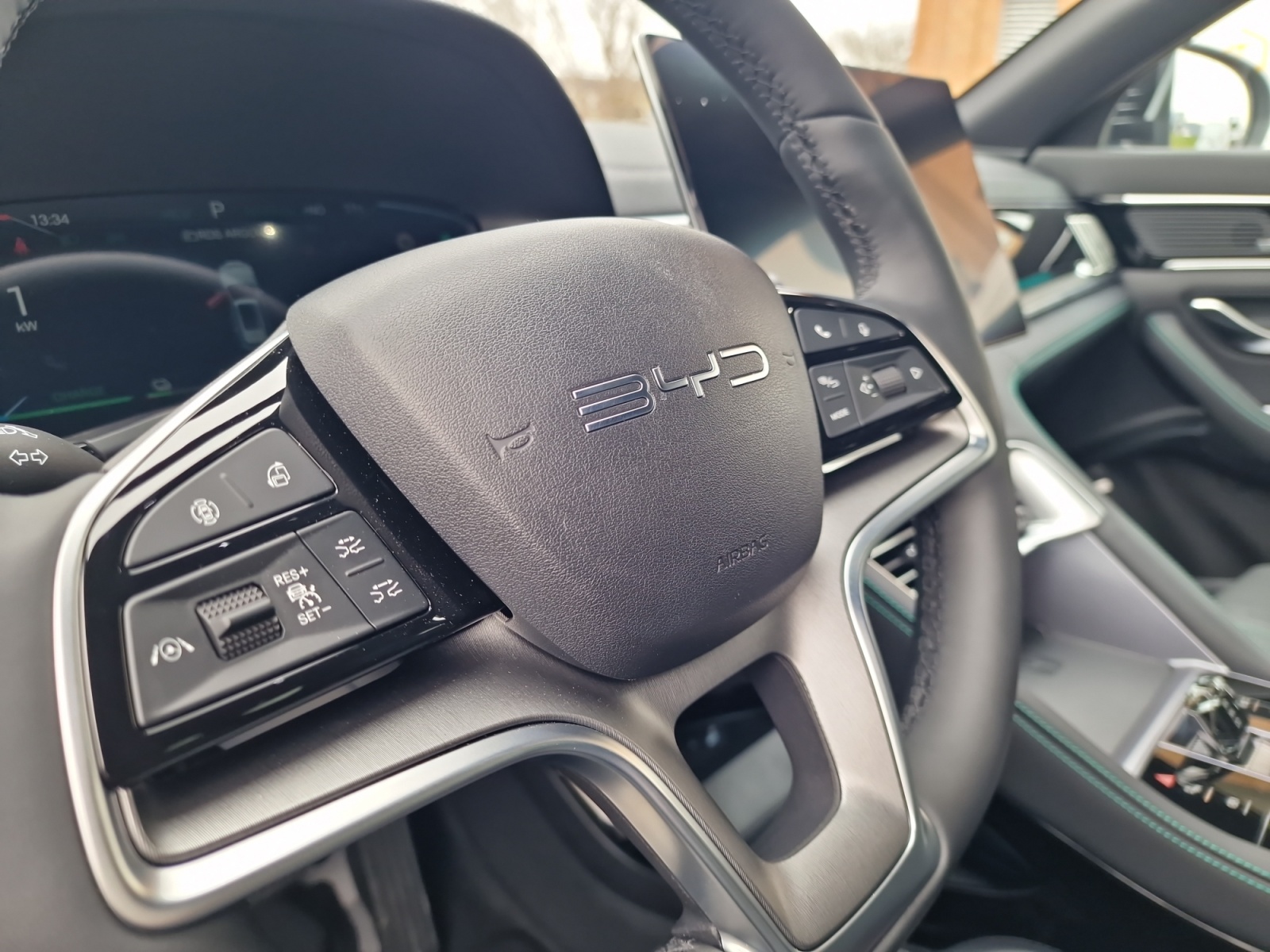 BYD Seal U DM-i Design AWD Panorama 324 PS-image-15