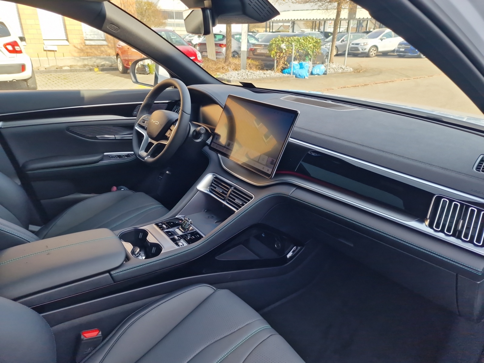 BYD Seal U DM-i Design AWD Panorama 324 PS-image-29