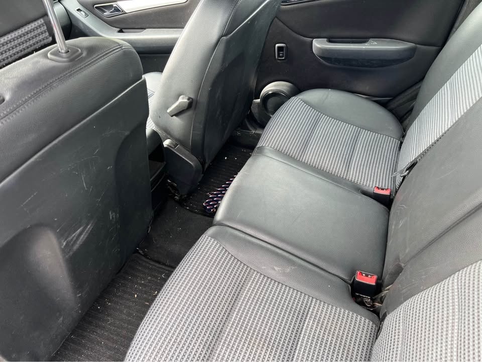MERCEDES-BENZ A 160 CDI Avantgarde-image-12