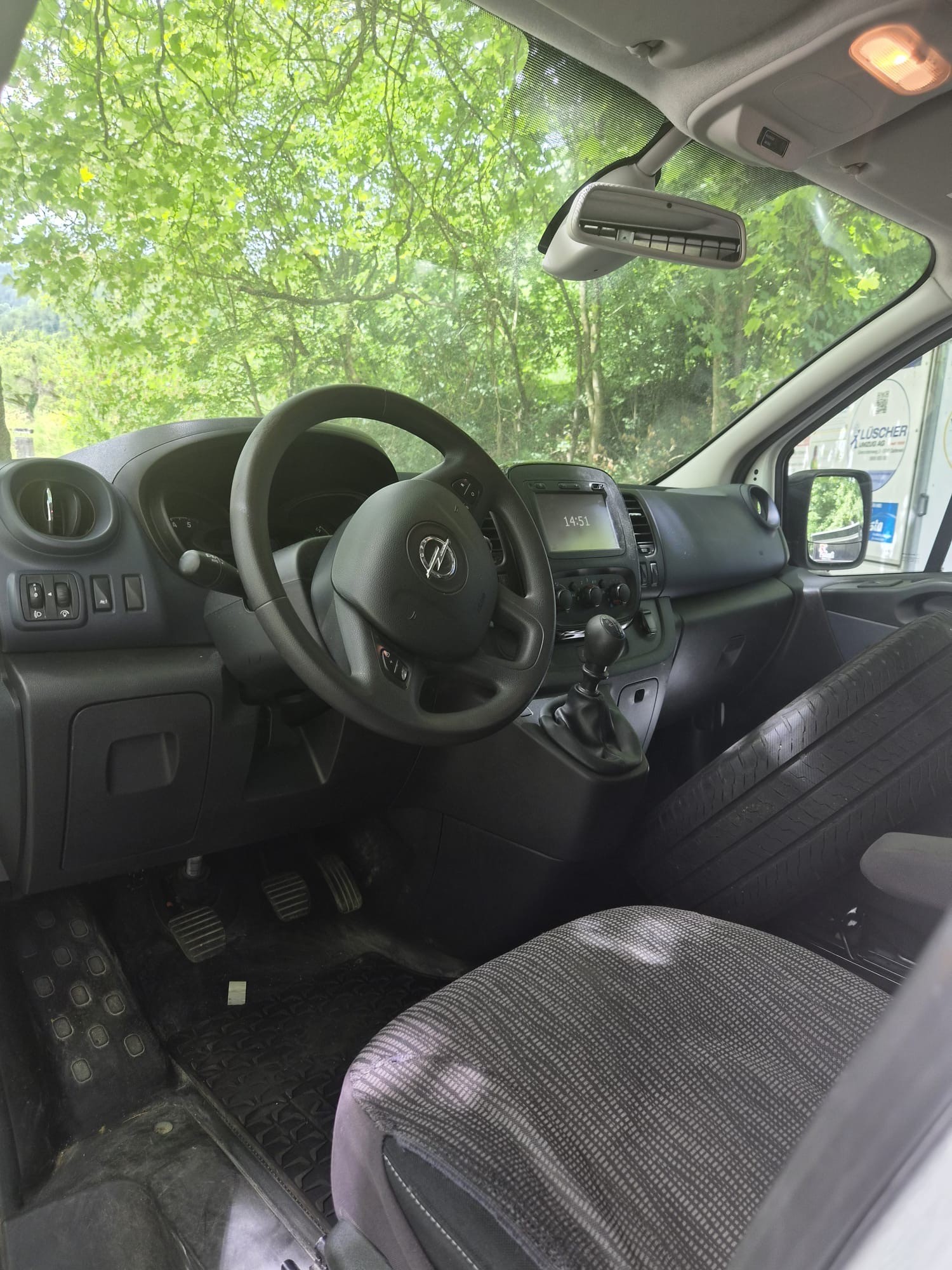 VOLVO XC70 2.5T AWD Kinetic-image-8