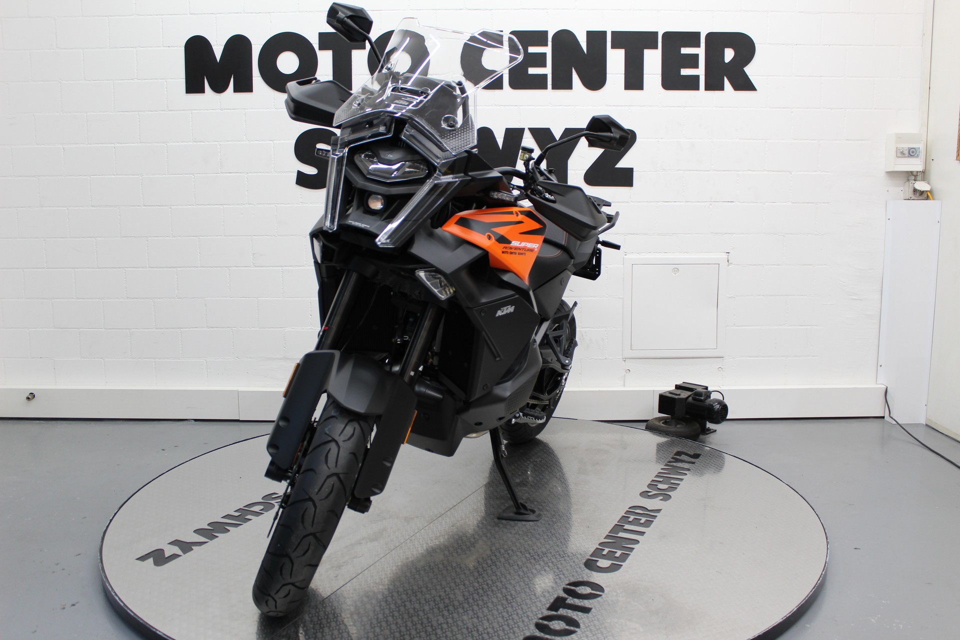 KTM 1390 Super Adventure S-image-3