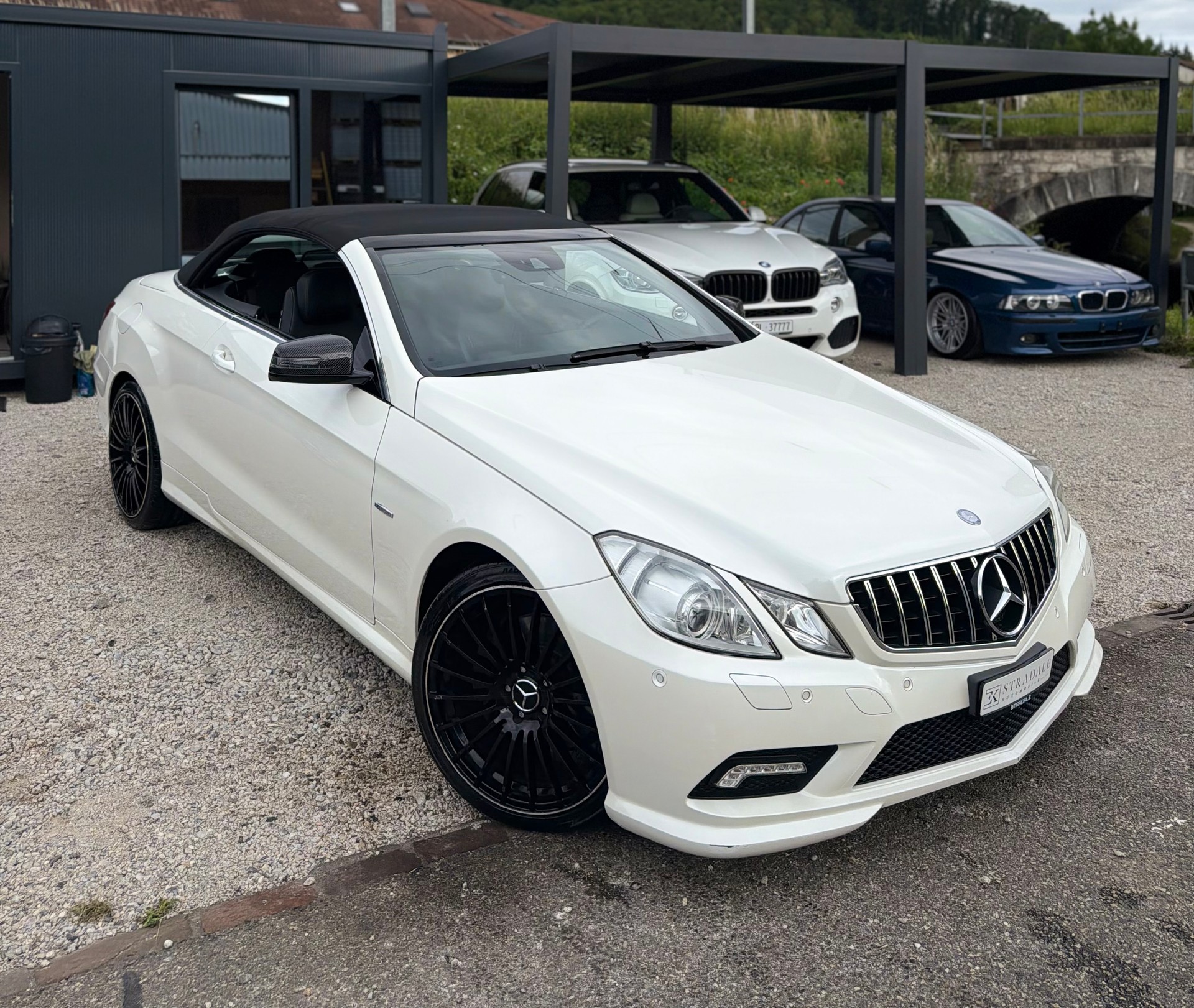 MERCEDES-BENZ E 250 CGI Automatic **AMG-Line** Perlweiss