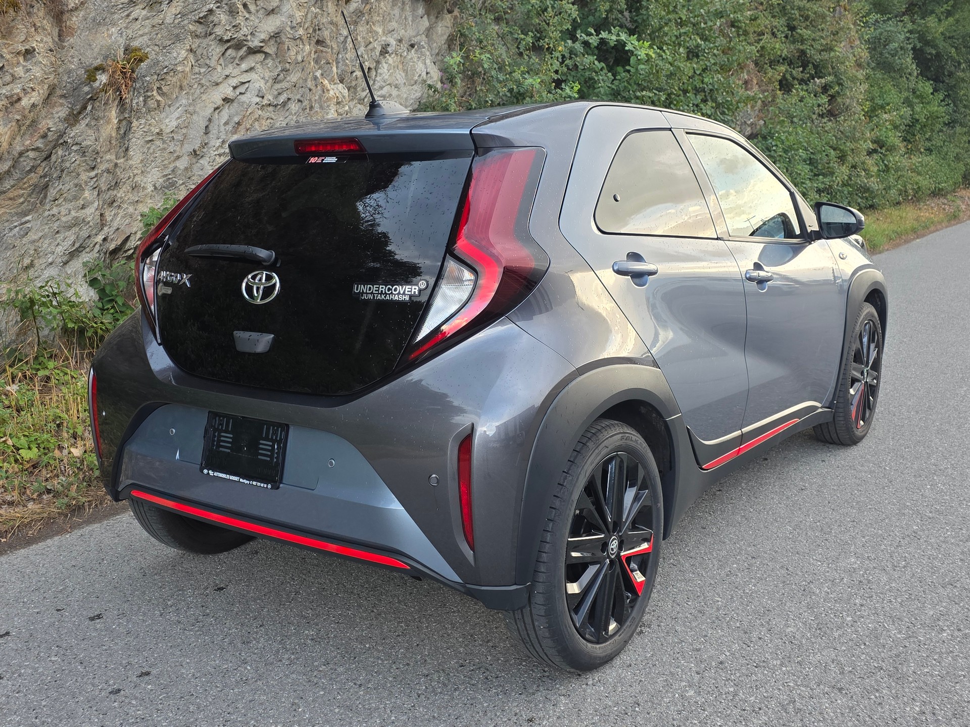 TOYOTA Aygo X 1.0 VVT-i Undercover-image-3