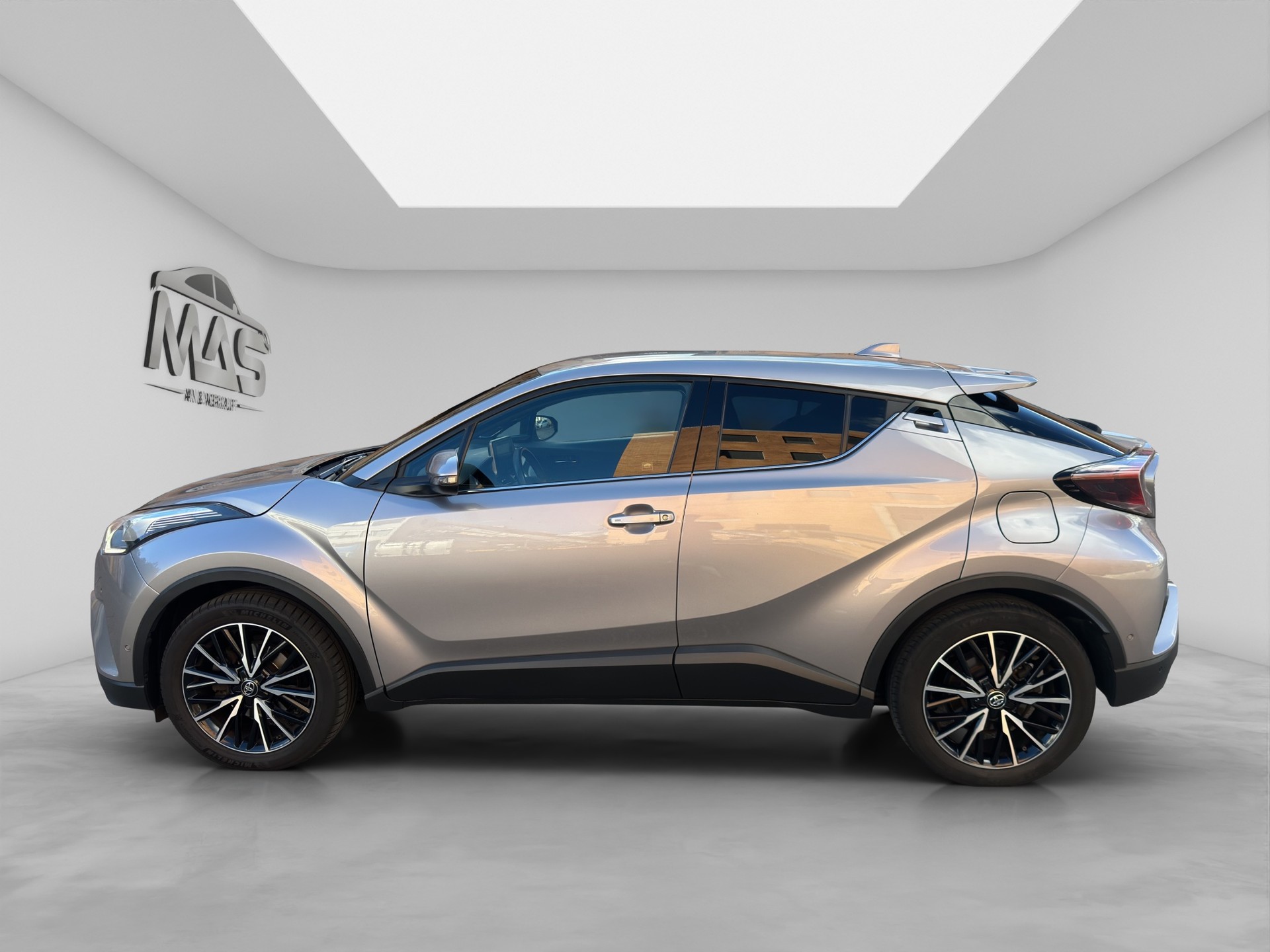 TOYOTA C-HR 1.2 Turbo Premium 4WD Multidrive S-showroom-element-2
