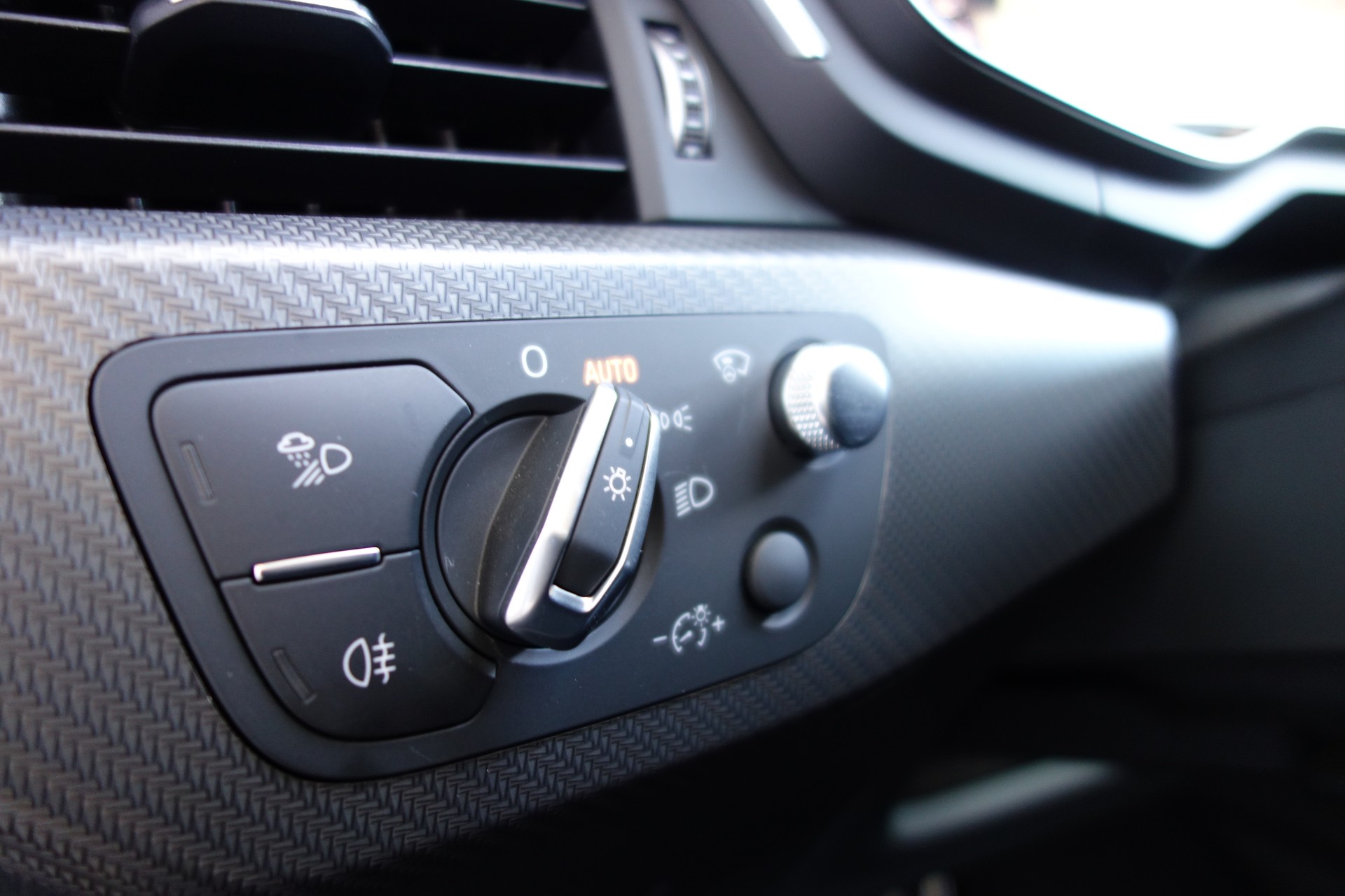 AUDI RS4 Avant 2.9 TFSI quattro tiptronic-image-19