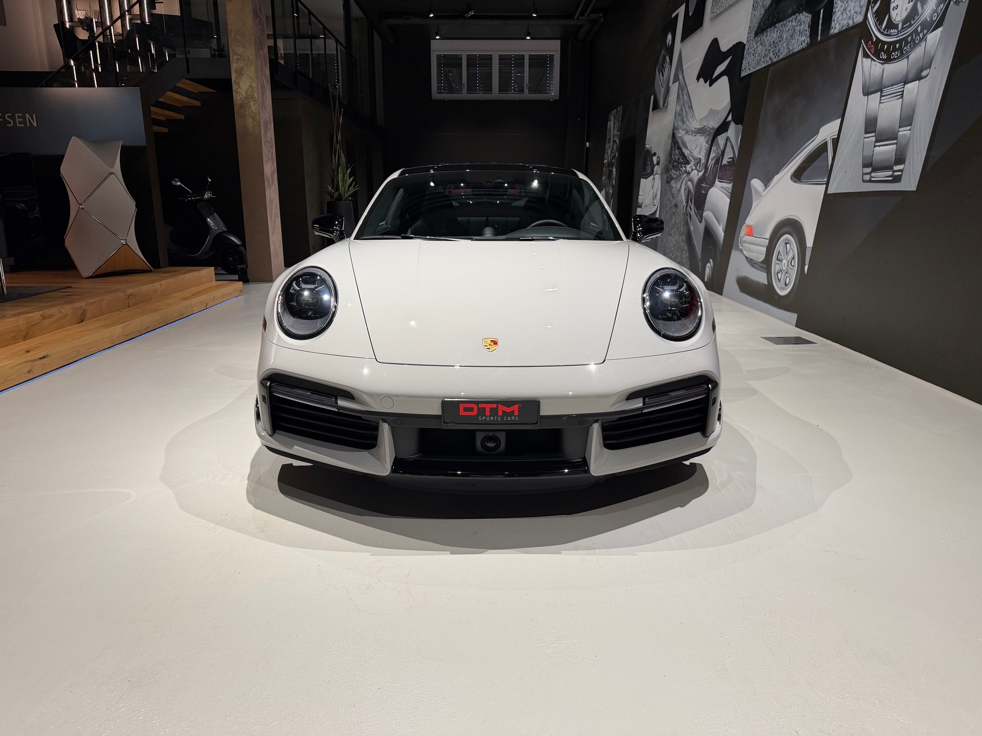 PORSCHE 911 Turbo S PDK-showroom-element-1
