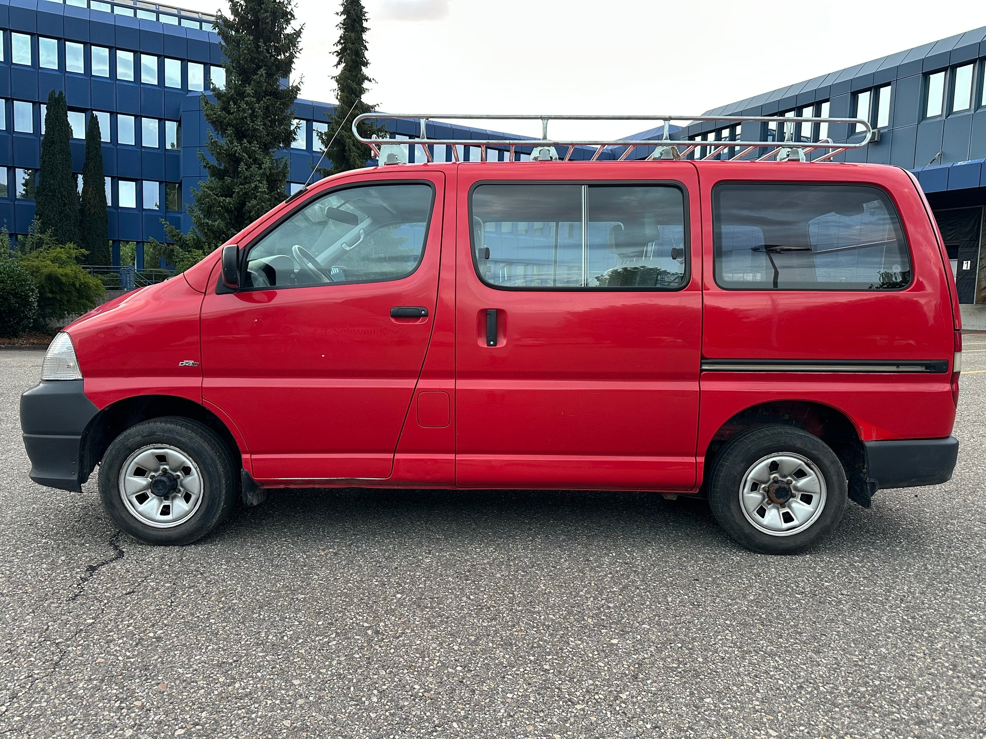 TOYOTA Hiace D-4D Kombi 4WD SWB-image-4