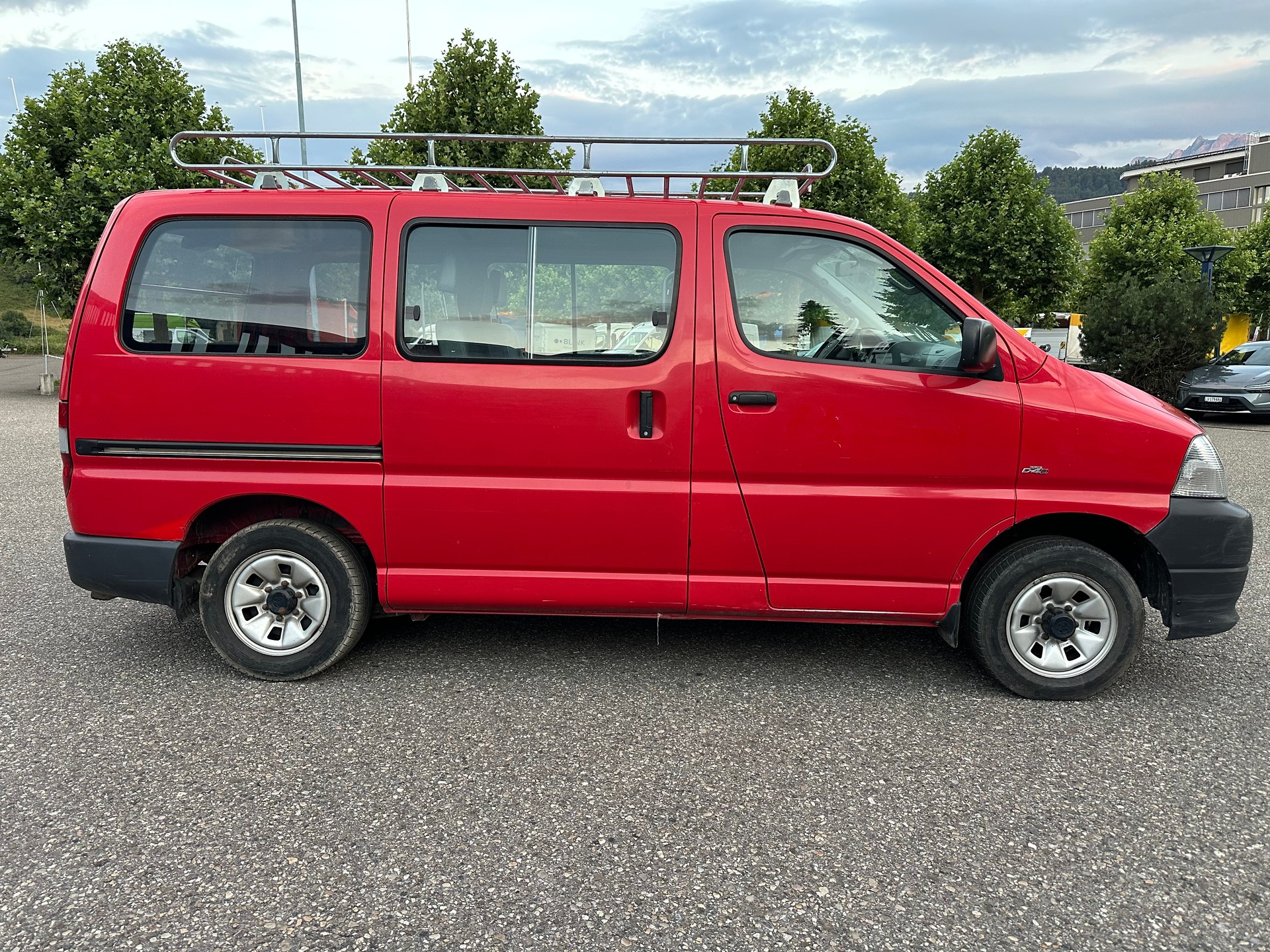 TOYOTA Hiace D-4D Kombi 4WD SWB-image-3