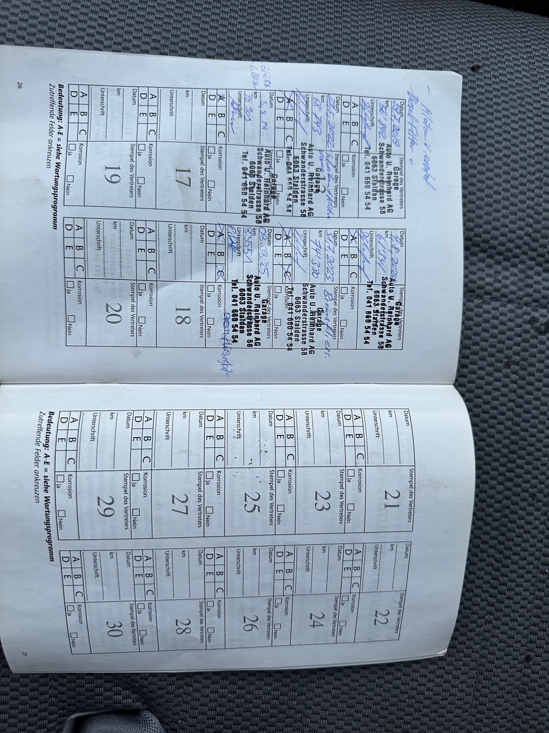 TOYOTA Hiace D-4D Kombi 4WD SWB-image-15