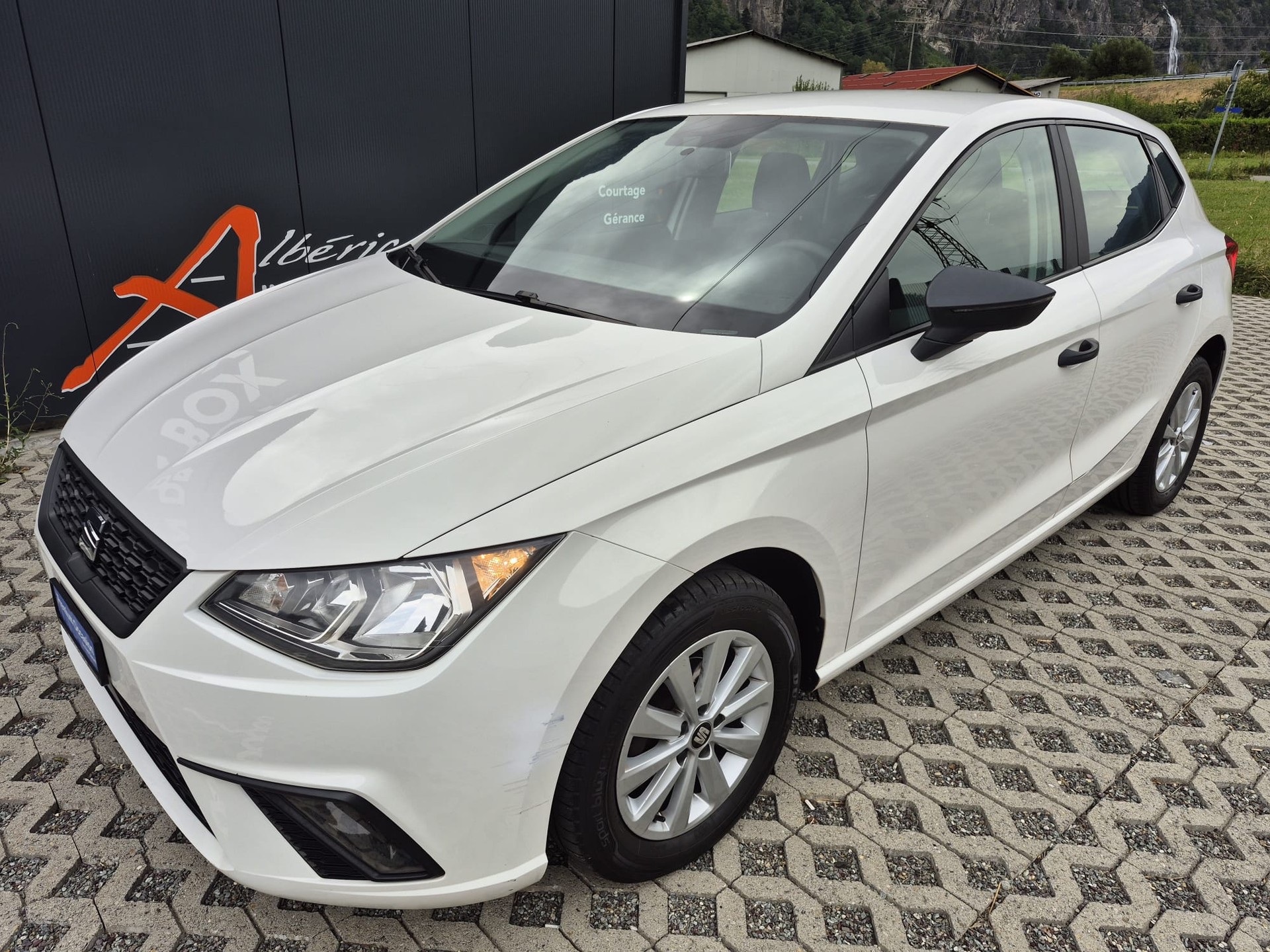 SEAT Ibiza 1.0 EcoTSI Reference-image-2