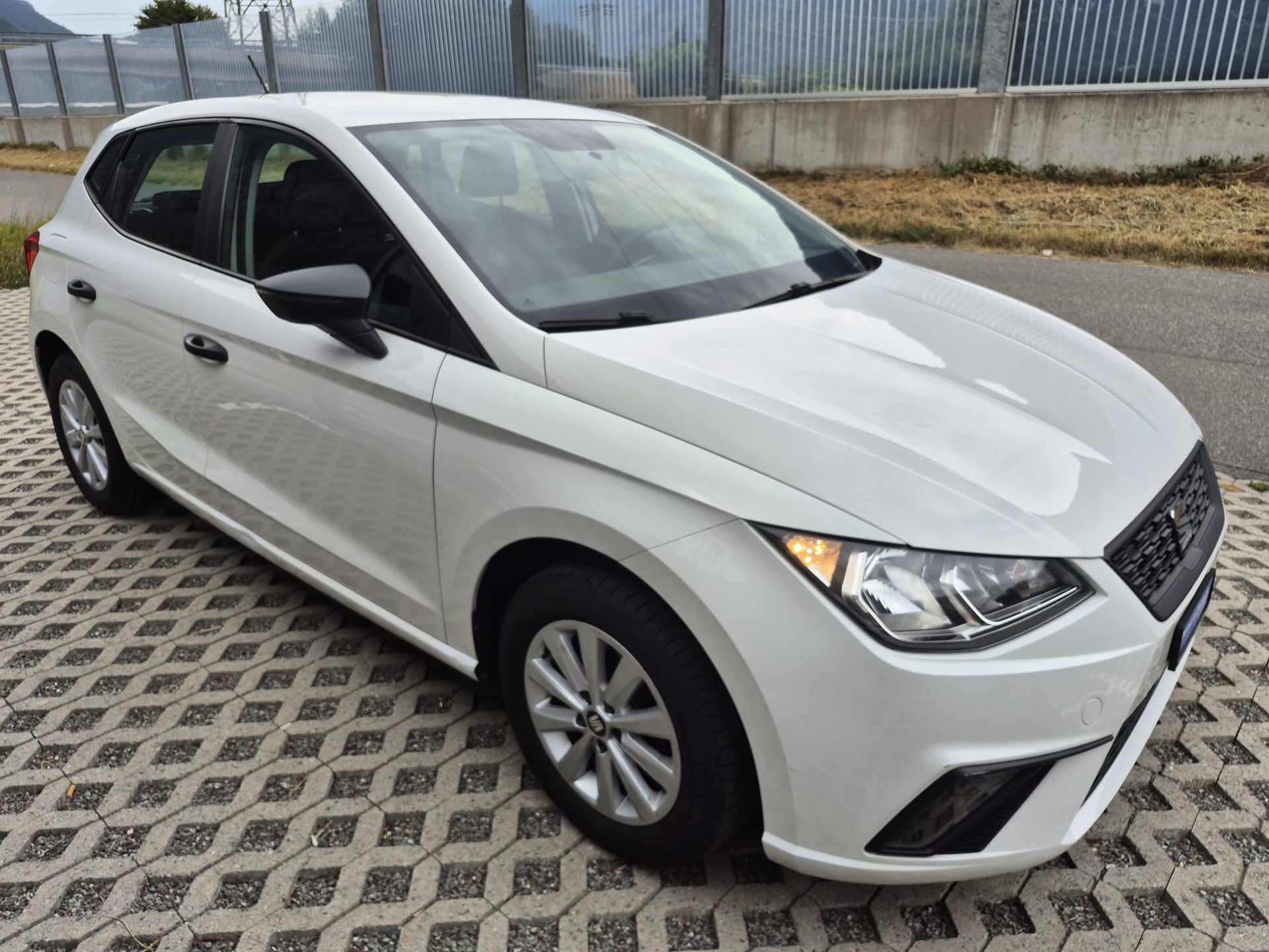 SEAT Ibiza 1.0 EcoTSI Reference-image-1