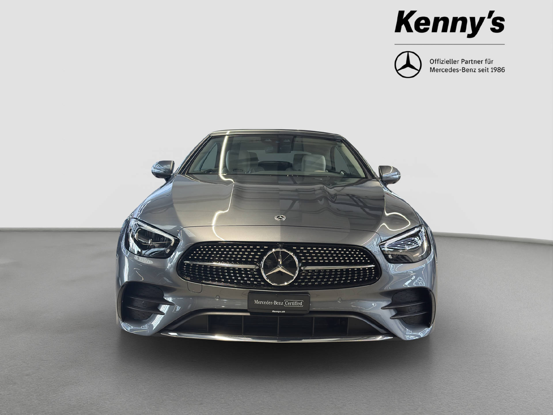 MERCEDES-BENZ E 300 AMG Line Cabriolet-showroom-element-1
