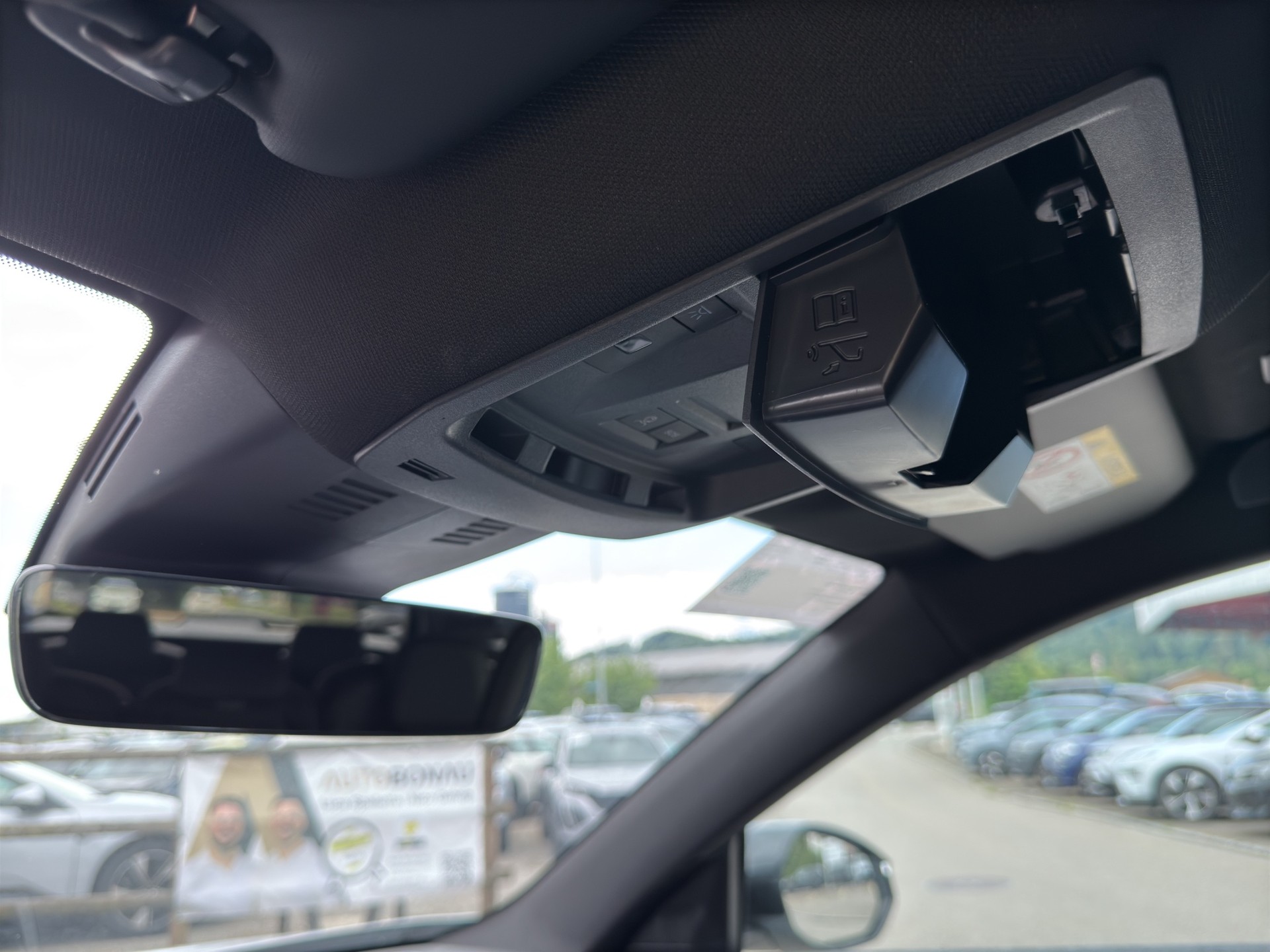 PEUGEOT 5008 1.2 Hybrid e-DCS6 GT 7 Plätzer-image-37