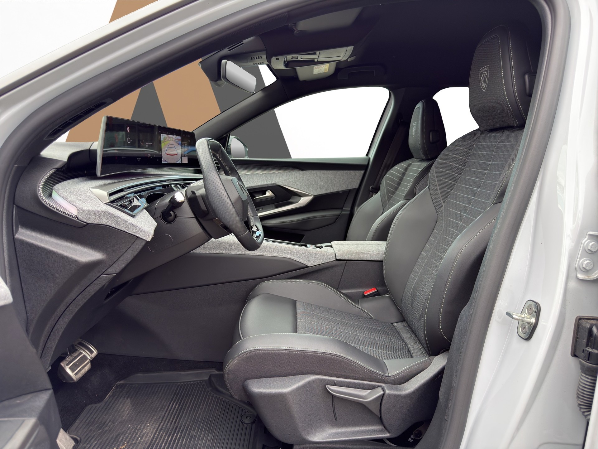 PEUGEOT 5008 1.2 Hybrid e-DCS6 GT 7 Plätzer-image-7