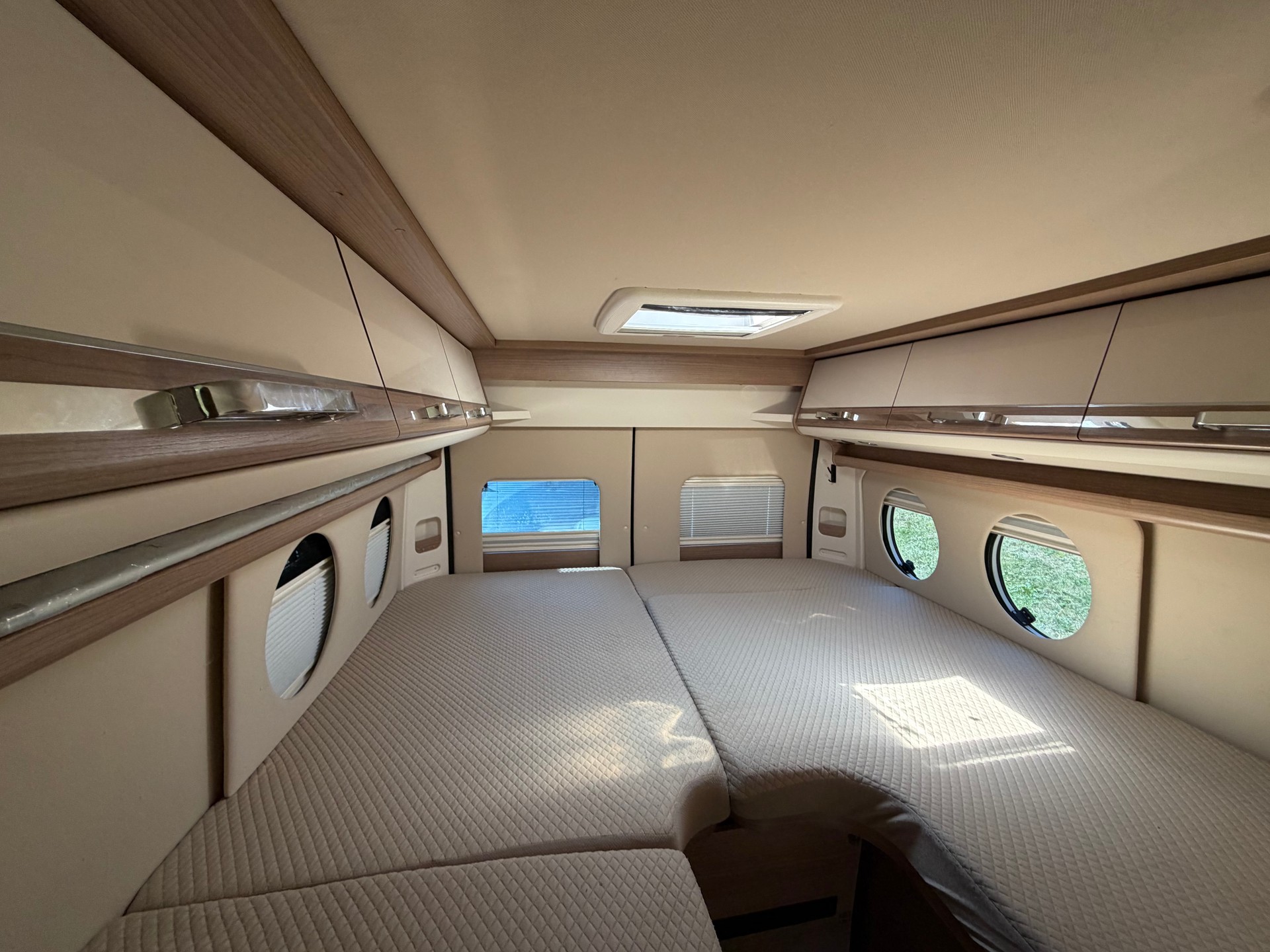 MALIBU Van 640 Charming Professional-image-3
