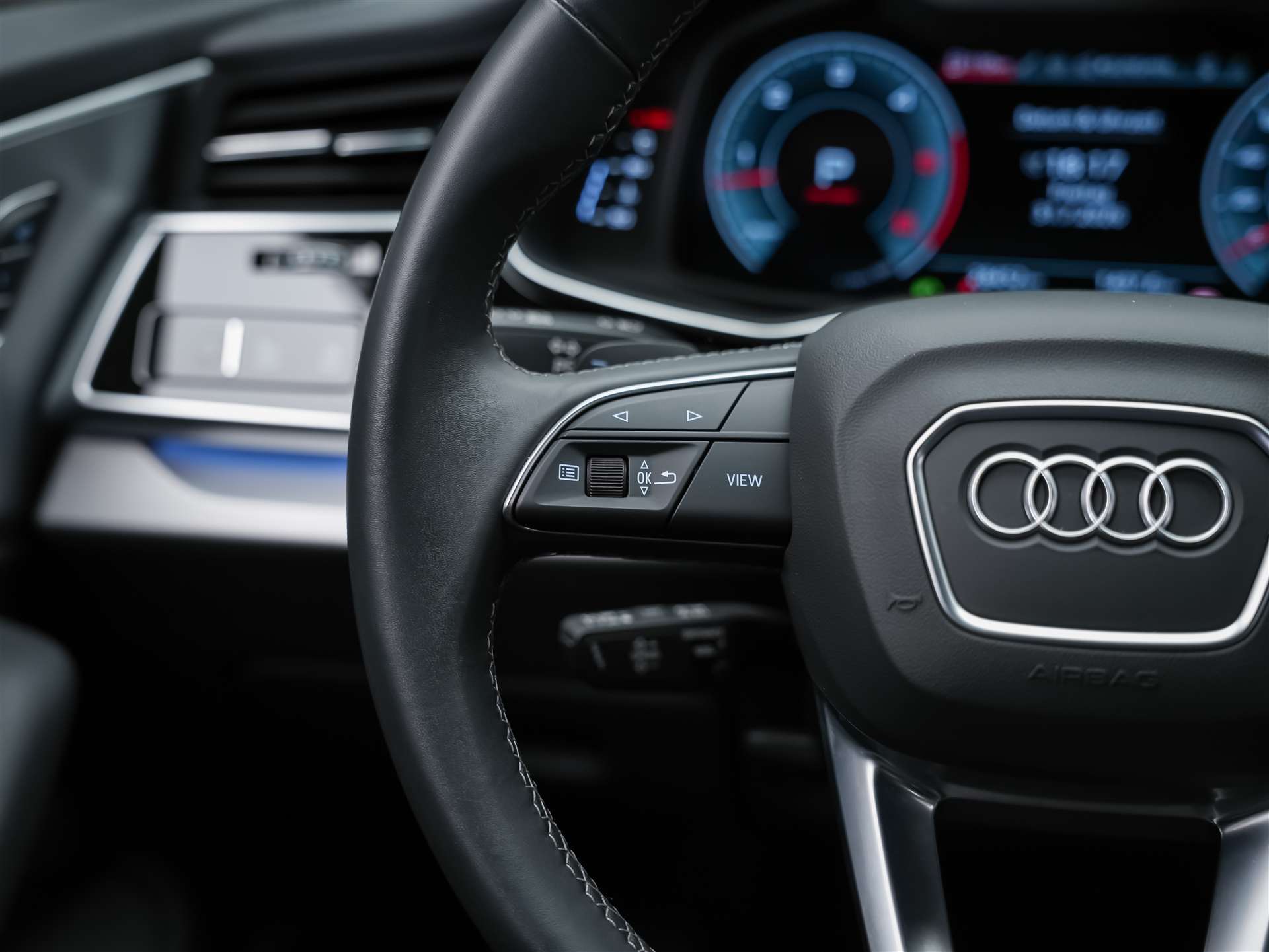 AUDI Q7 45 TDI quattro tiptronic *7 Plätzer*22" Felgen*Head Up*360° Kamera*-image-30