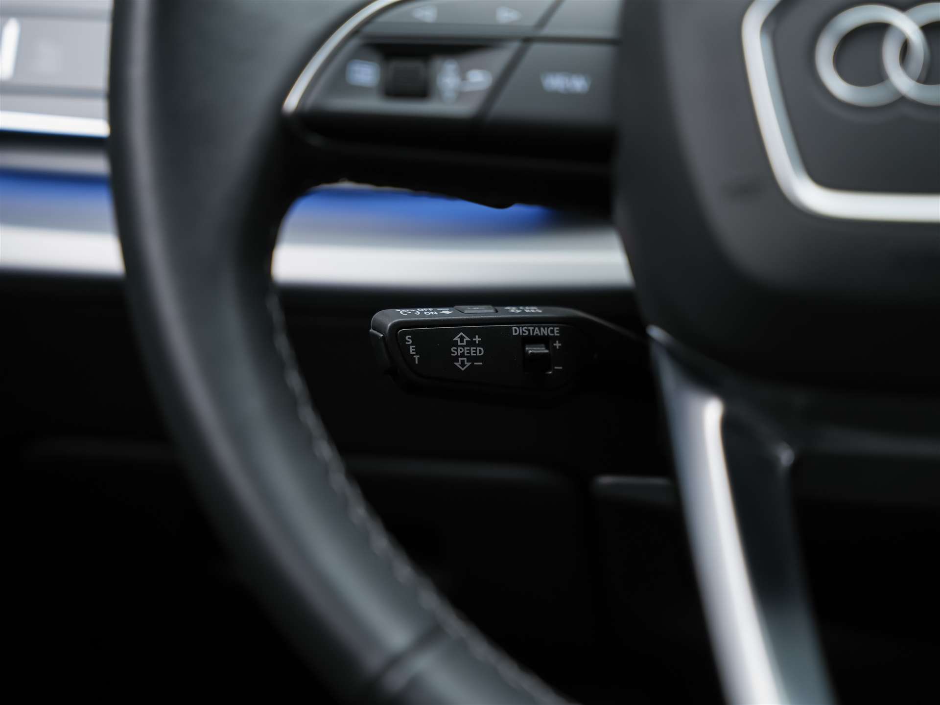 AUDI Q7 45 TDI quattro tiptronic *7 Plätzer*22" Felgen*Head Up*360° Kamera*-image-33