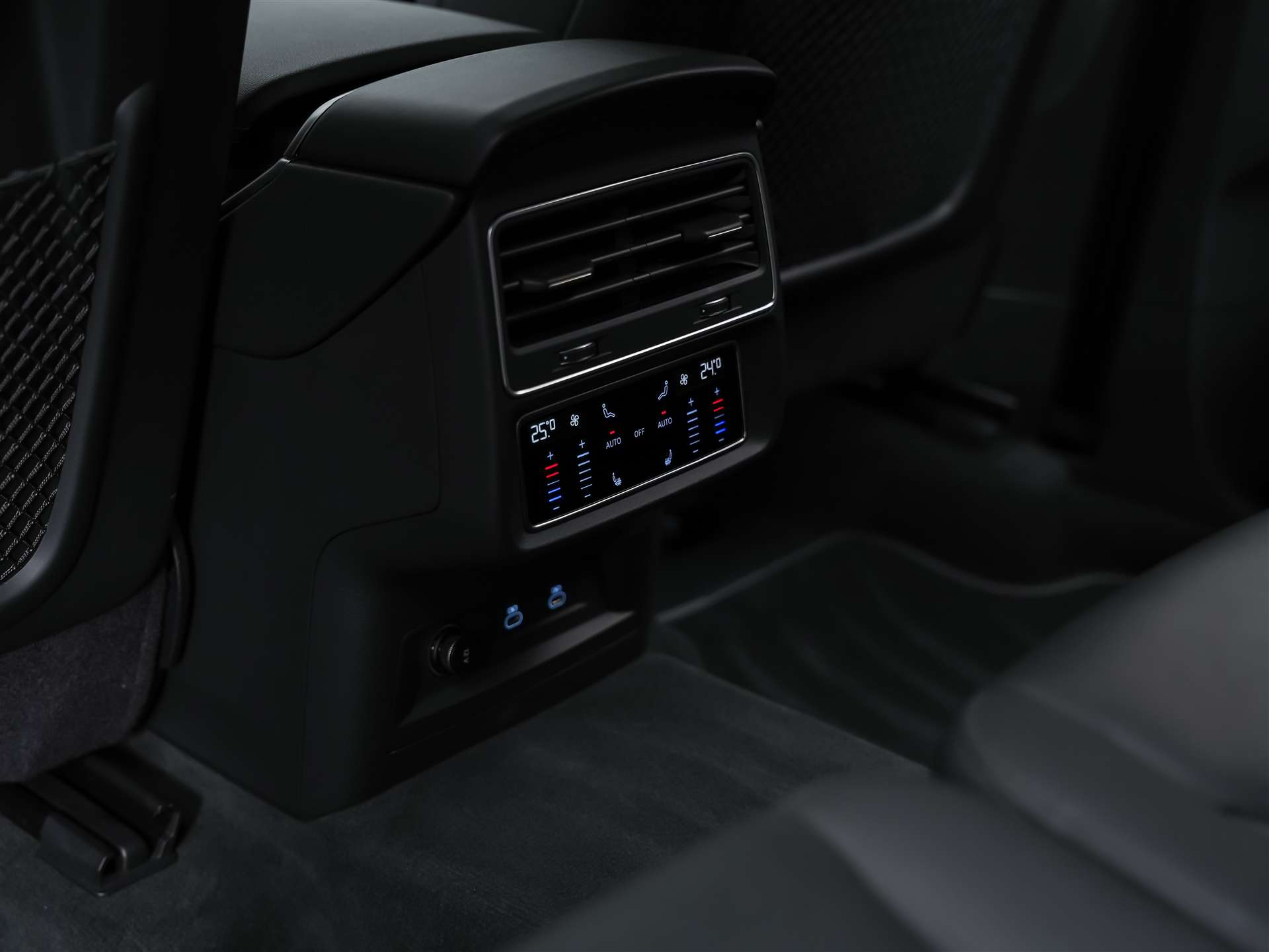 AUDI Q7 45 TDI quattro tiptronic *7 Plätzer*22" Felgen*Head Up*360° Kamera*-image-14