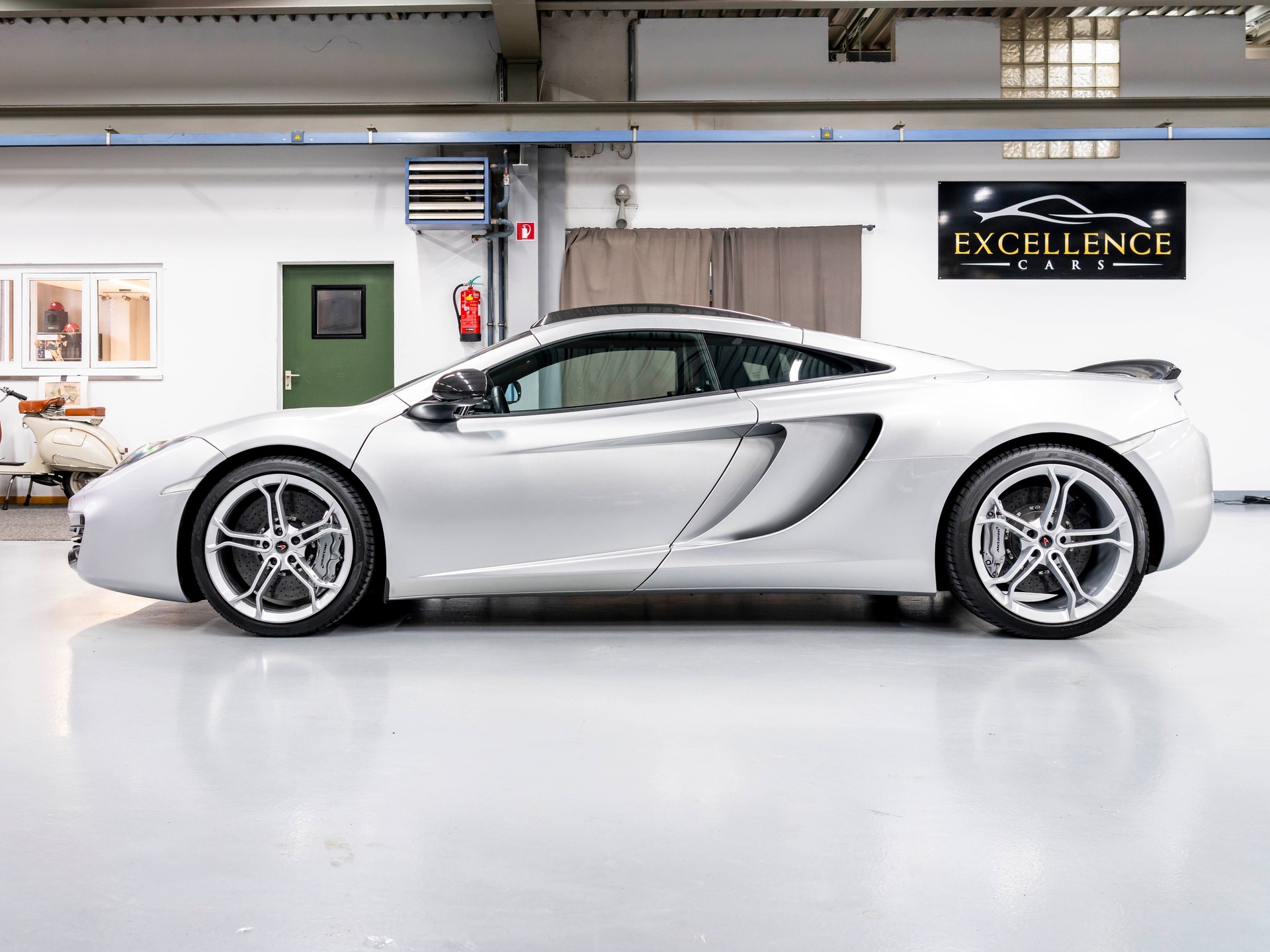 McLAREN MP4-12C Coupé 3.8 V8 SSG-showroom-element-3