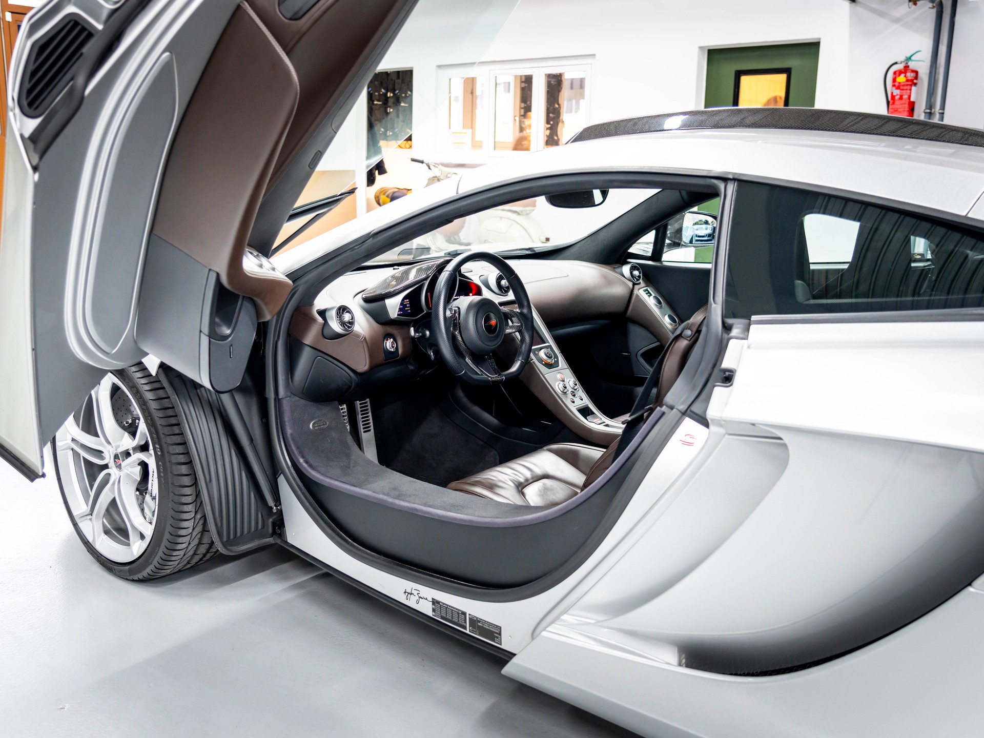 McLAREN MP4-12C Coupé 3.8 V8 SSG-image-18