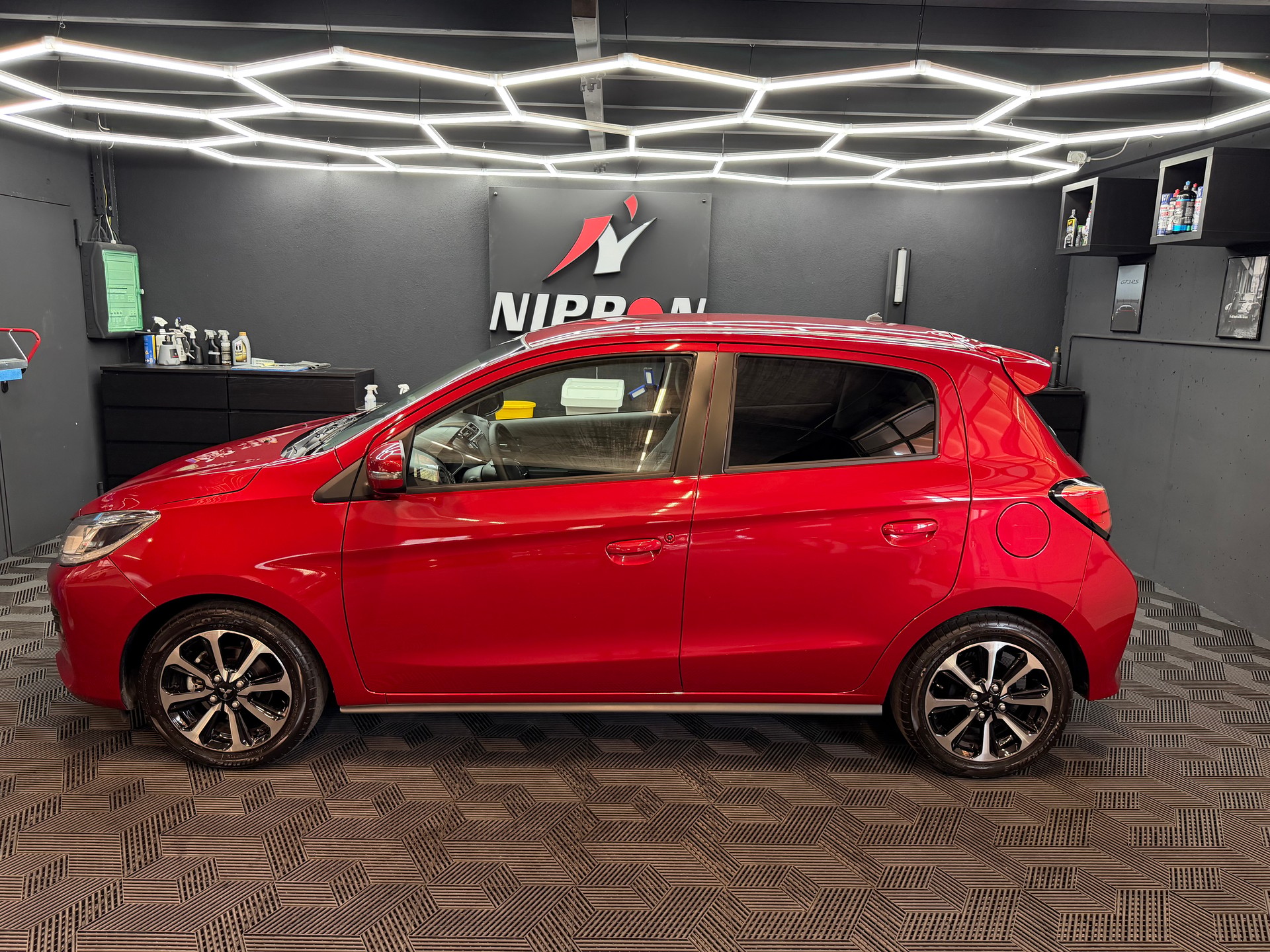MITSUBISHI Space Star 1.2 CVT Intense+-showroom-element-3