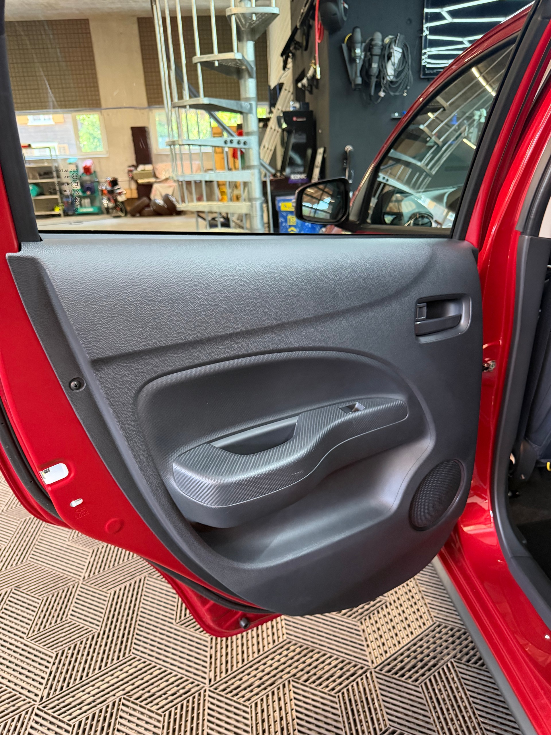 MITSUBISHI Space Star 1.2 CVT Intense+-image-12