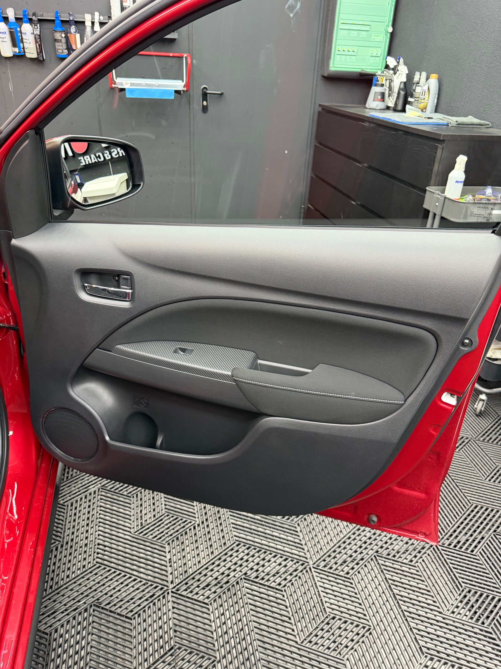 MITSUBISHI Space Star 1.2 CVT Intense+-image-14