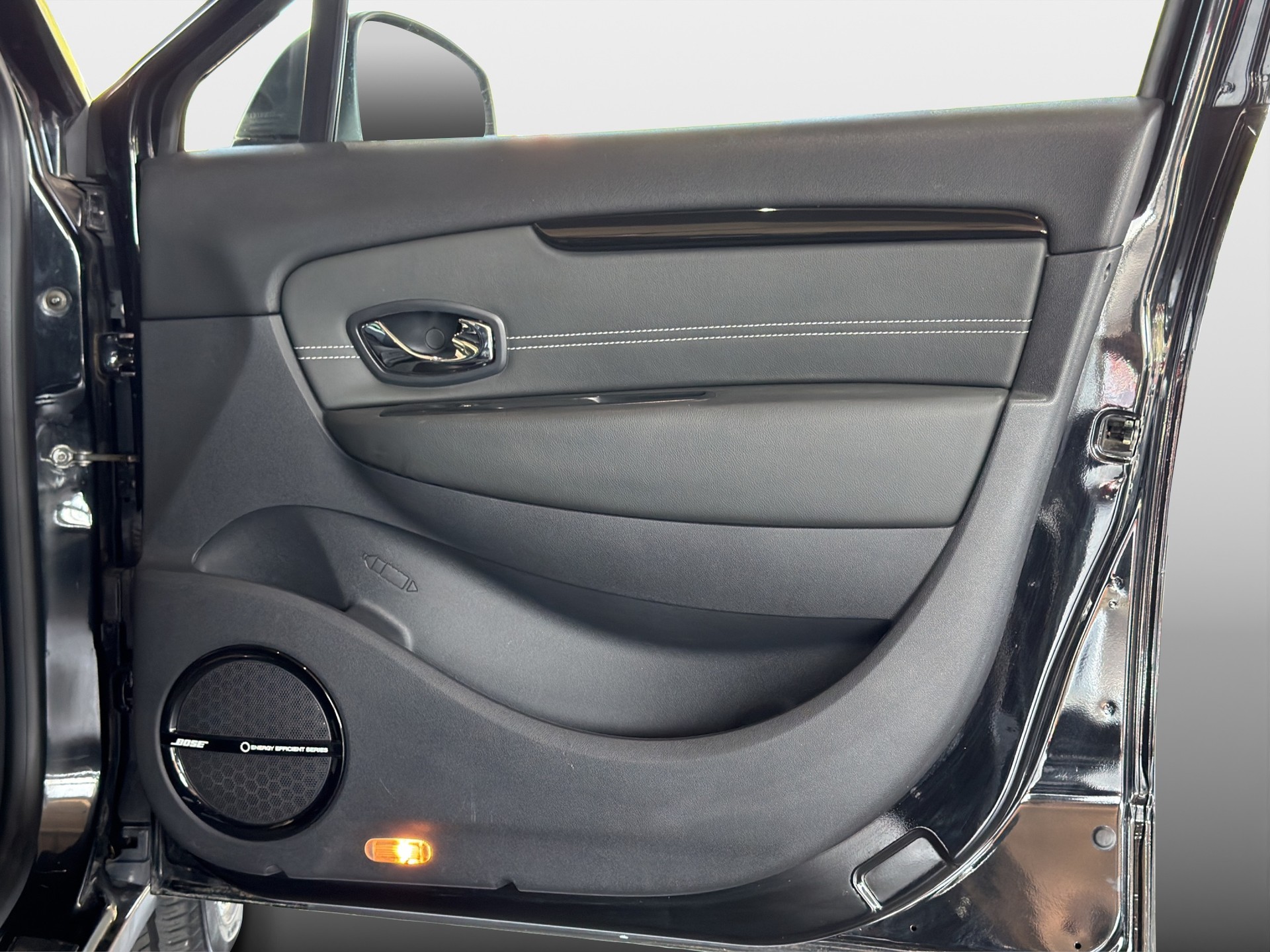 RENAULT Scénic 1.2 16V Turbo Bose Edition*Ab MFK,1 Jahr oder 20000km Garantie auf Motor und Getriebe inkl.*-image-13