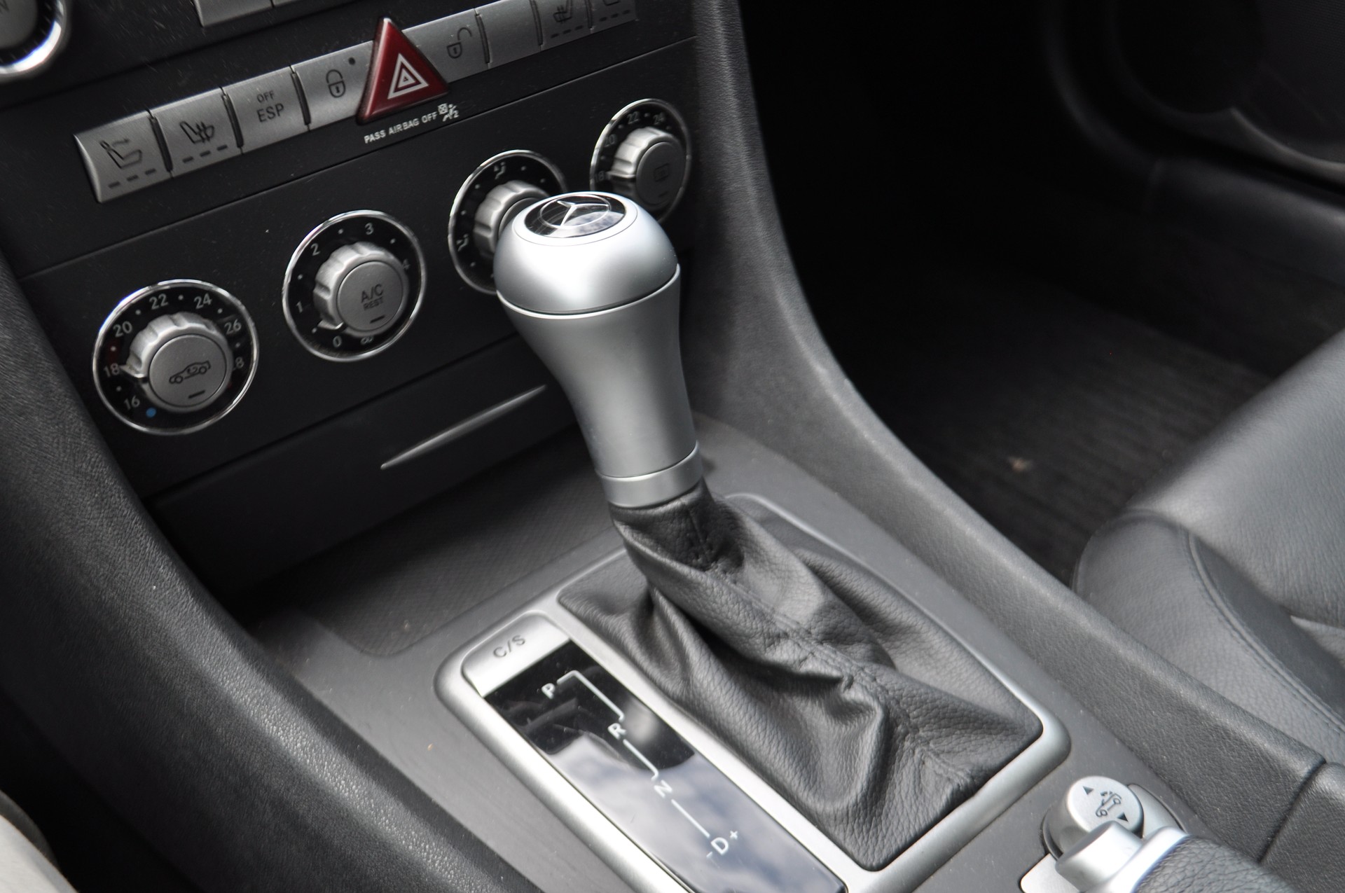 MERCEDES-BENZ SLK 350-image-11