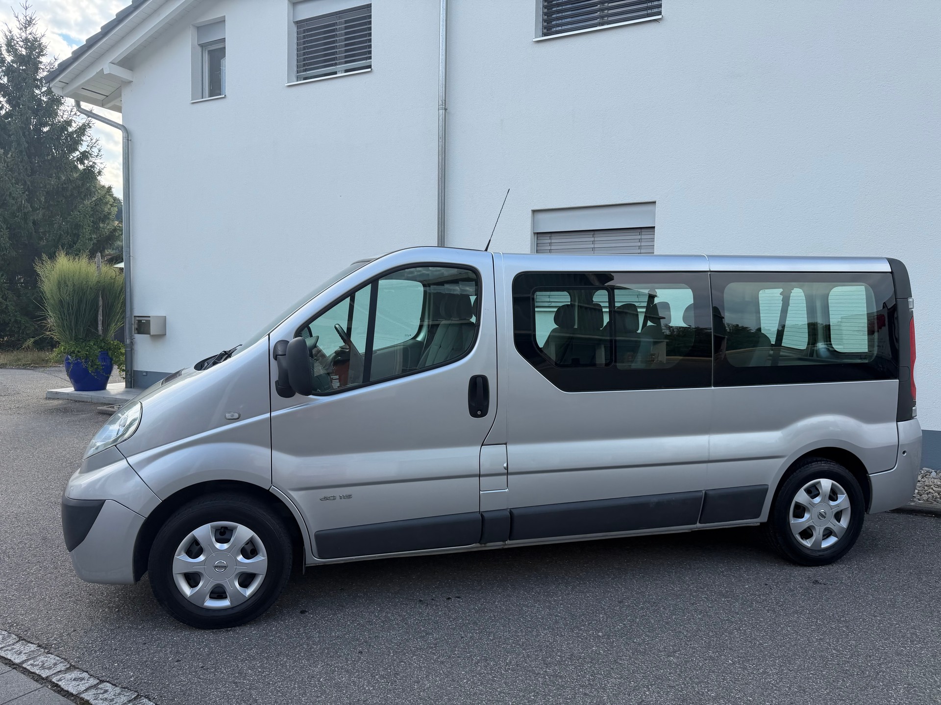 NISSAN Primastar 2.0dCi 115 L2H1 Premium 2.9t “9-Sitzer“-image-11