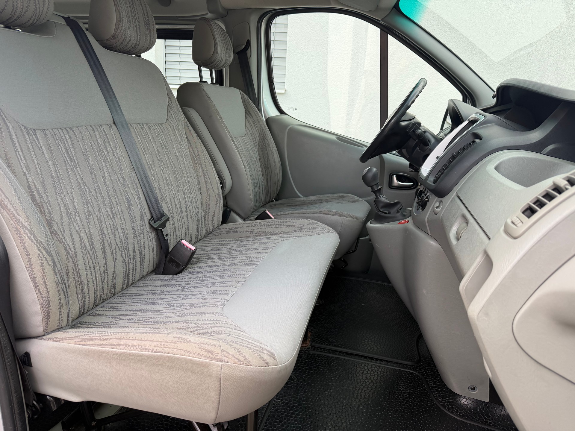 NISSAN Primastar 2.0dCi 115 L2H1 Premium 2.9t “9-Sitzer“-image-16