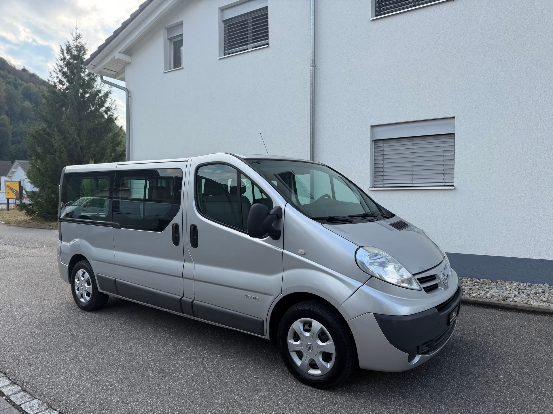 NISSAN Primastar 2.0dCi 115 L2H1 Premium 2.9t “9-Sitzer“-showroom-element-2